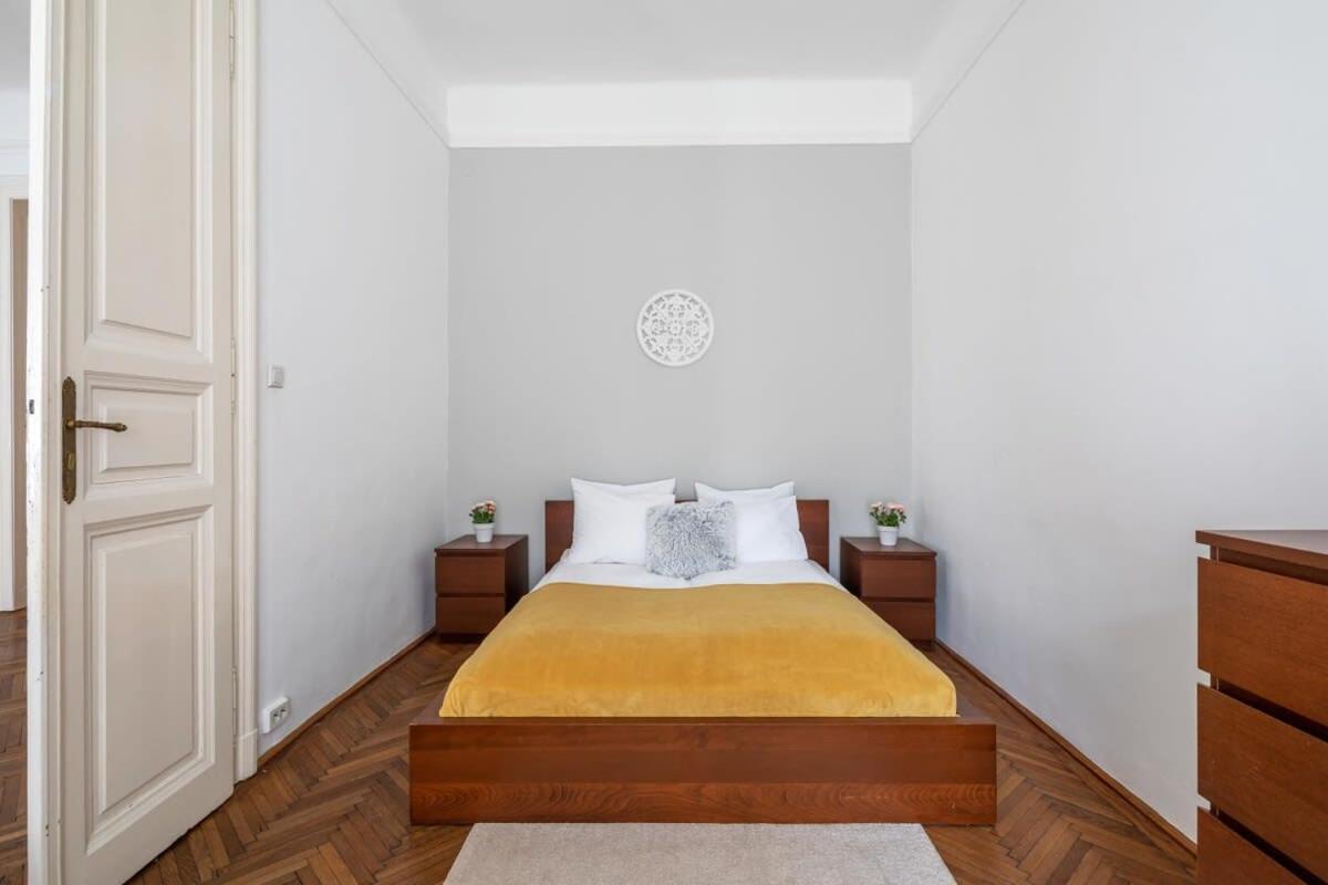 Spacious central home view 5