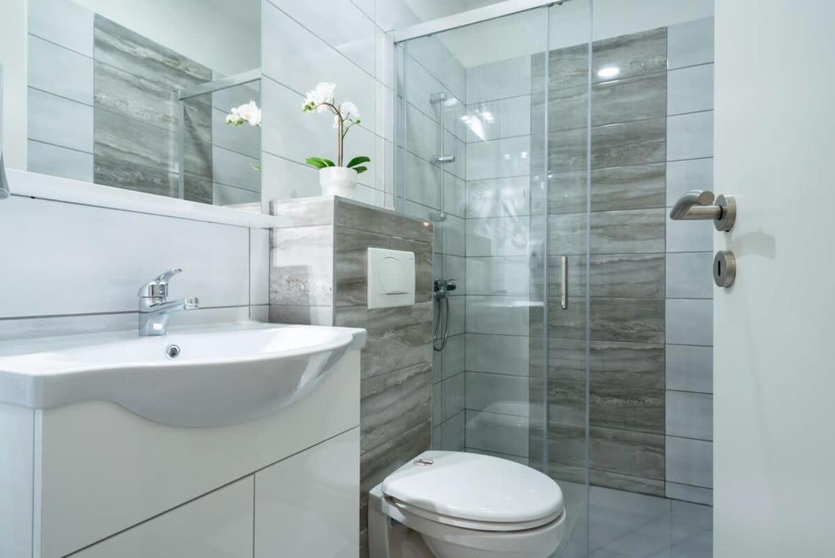 Modern stylish studio at central location