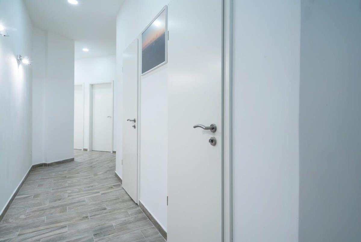 Modern stylish studio at central location