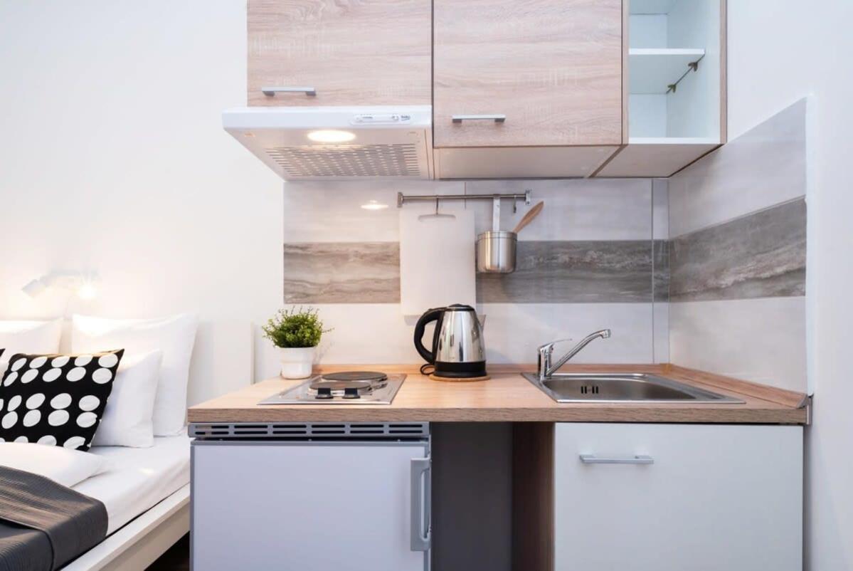 New comfy studio at convenient location view 5