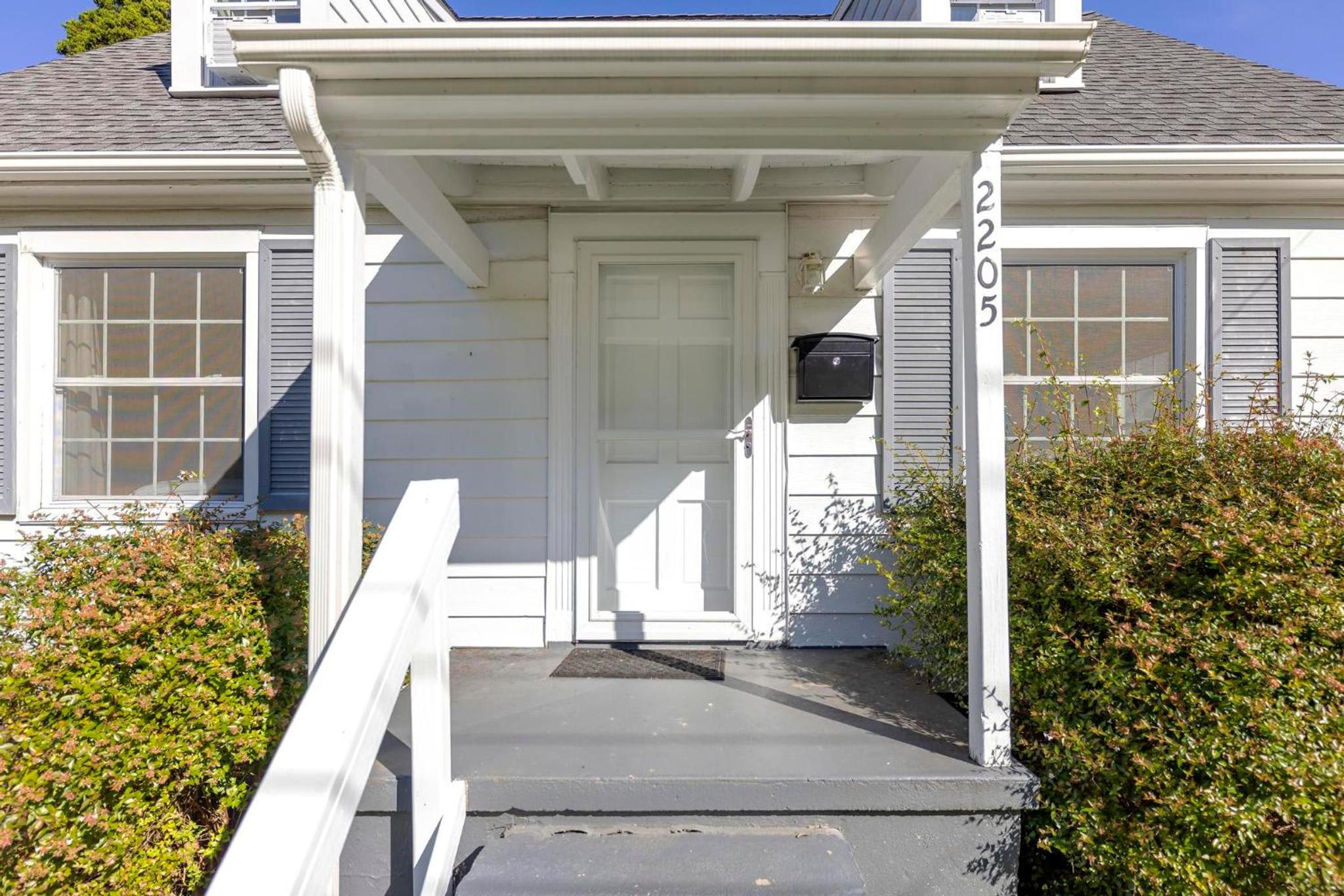 4BR House Minutes From BMS & Bristol Casino view 4