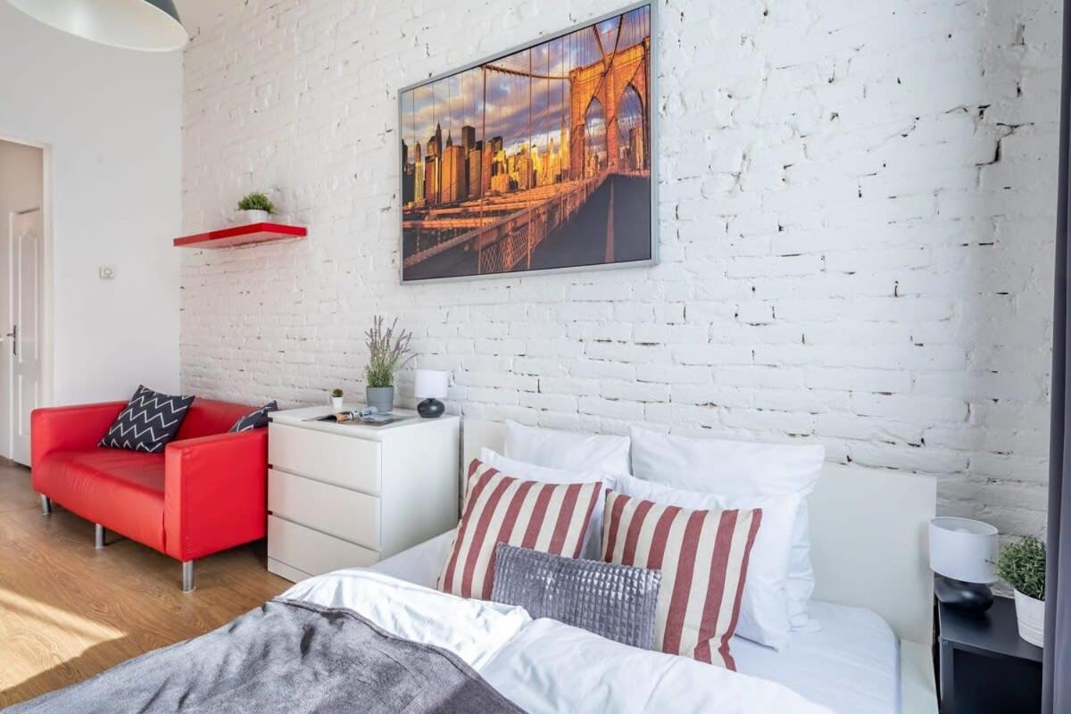Super Central Cozy Home view 3