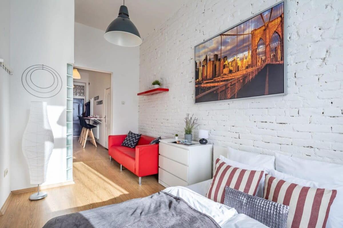 Super Central Cozy Home view 5