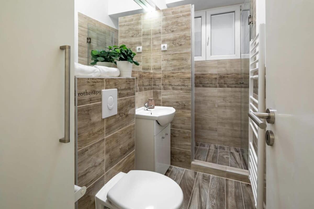 NEW Central and Convenient view 5