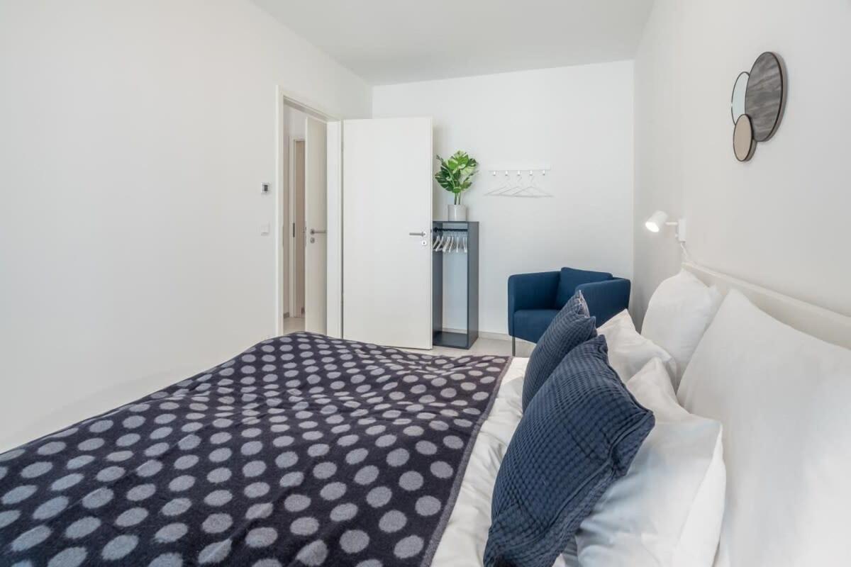 Modern apt in Authentic Central Area view 4