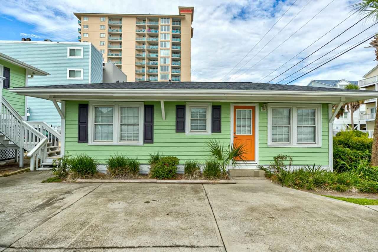 Oceanfront pet friendly home with pool and hot tub sleeps twenty
