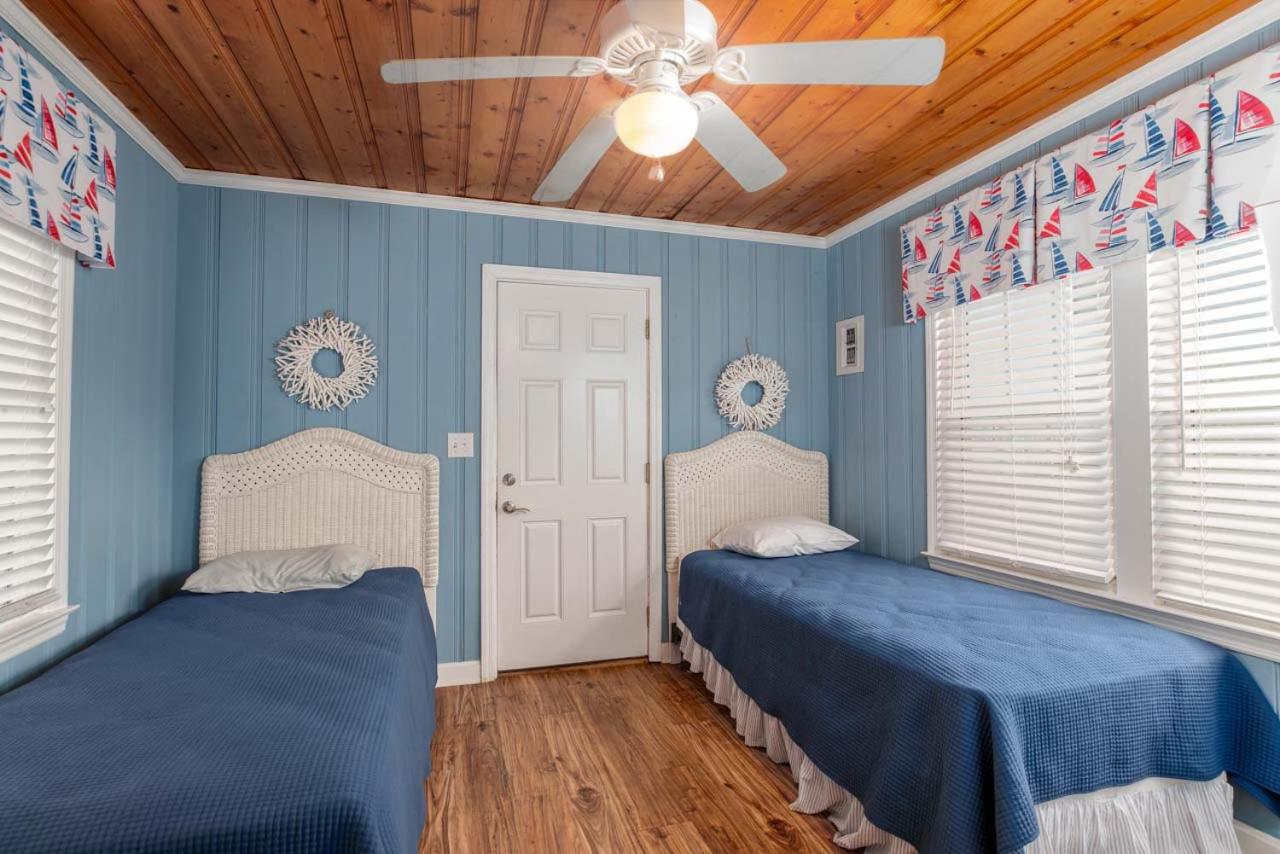 Oceanfront pet friendly home with pool and hot tub sleeps twenty