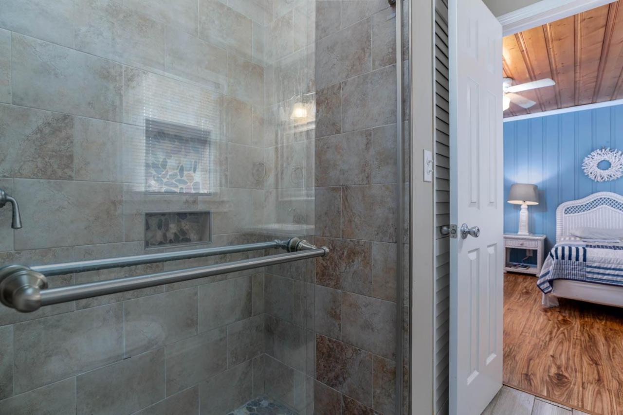 Oceanfront pet friendly home with pool and hot tub sleeps twenty