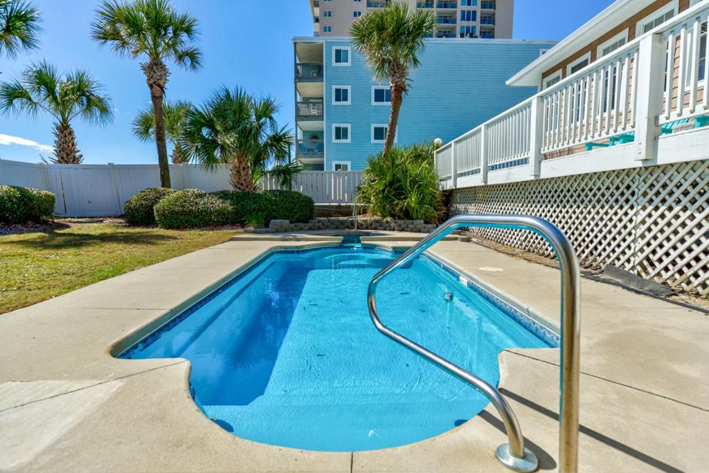 Oceanfront pet friendly home with pool and hot tub sleeps twenty