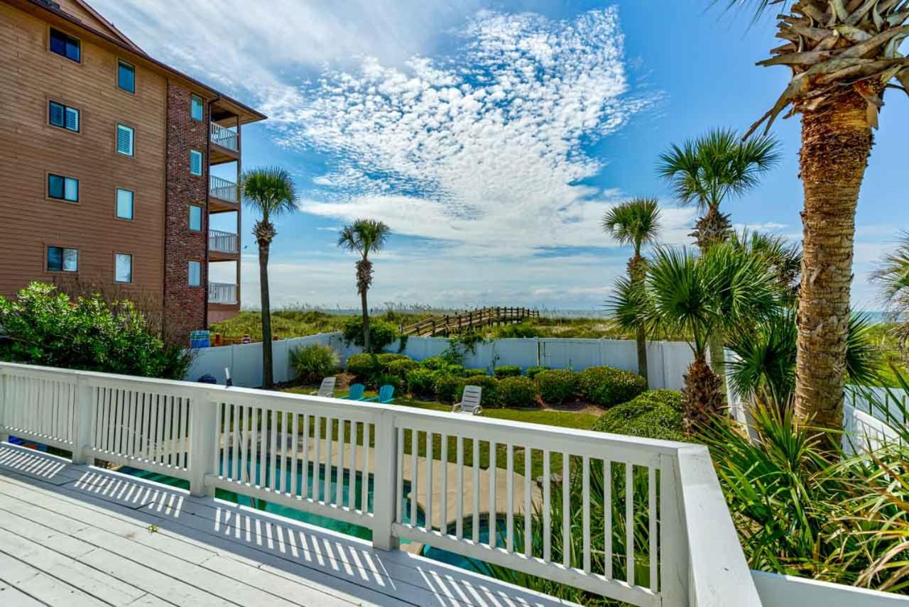 Oceanfront pet friendly home with pool and hot tub sleeps twenty