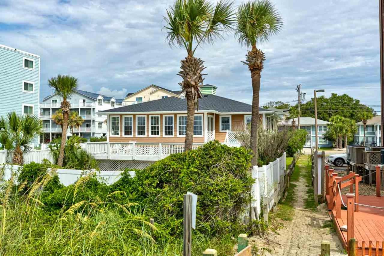 Oceanfront pet friendly home with pool and hot tub sleeps twenty