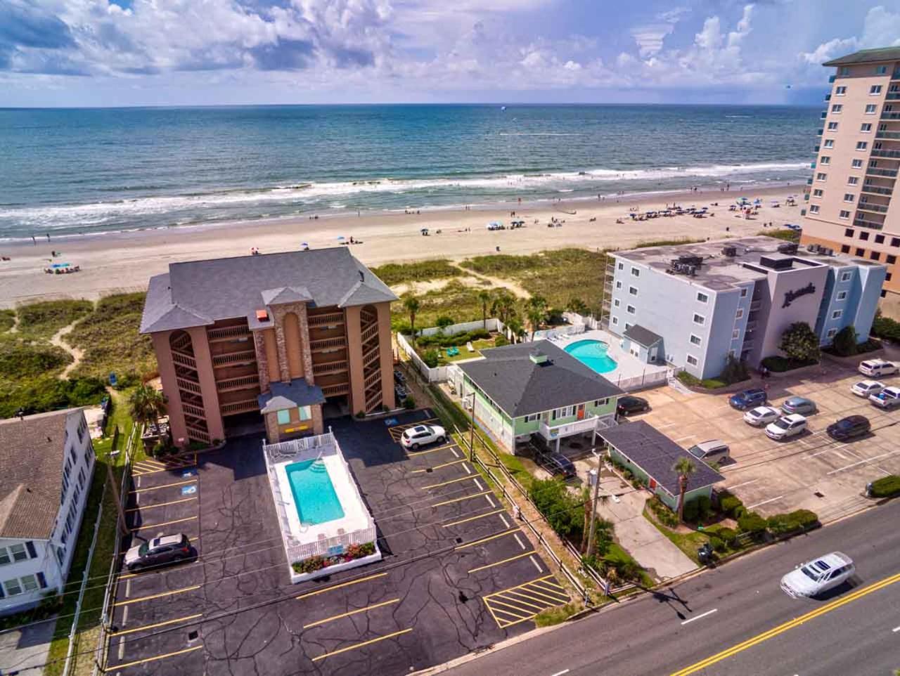 Oceanfront pet friendly home with pool and hot tub sleeps twenty
