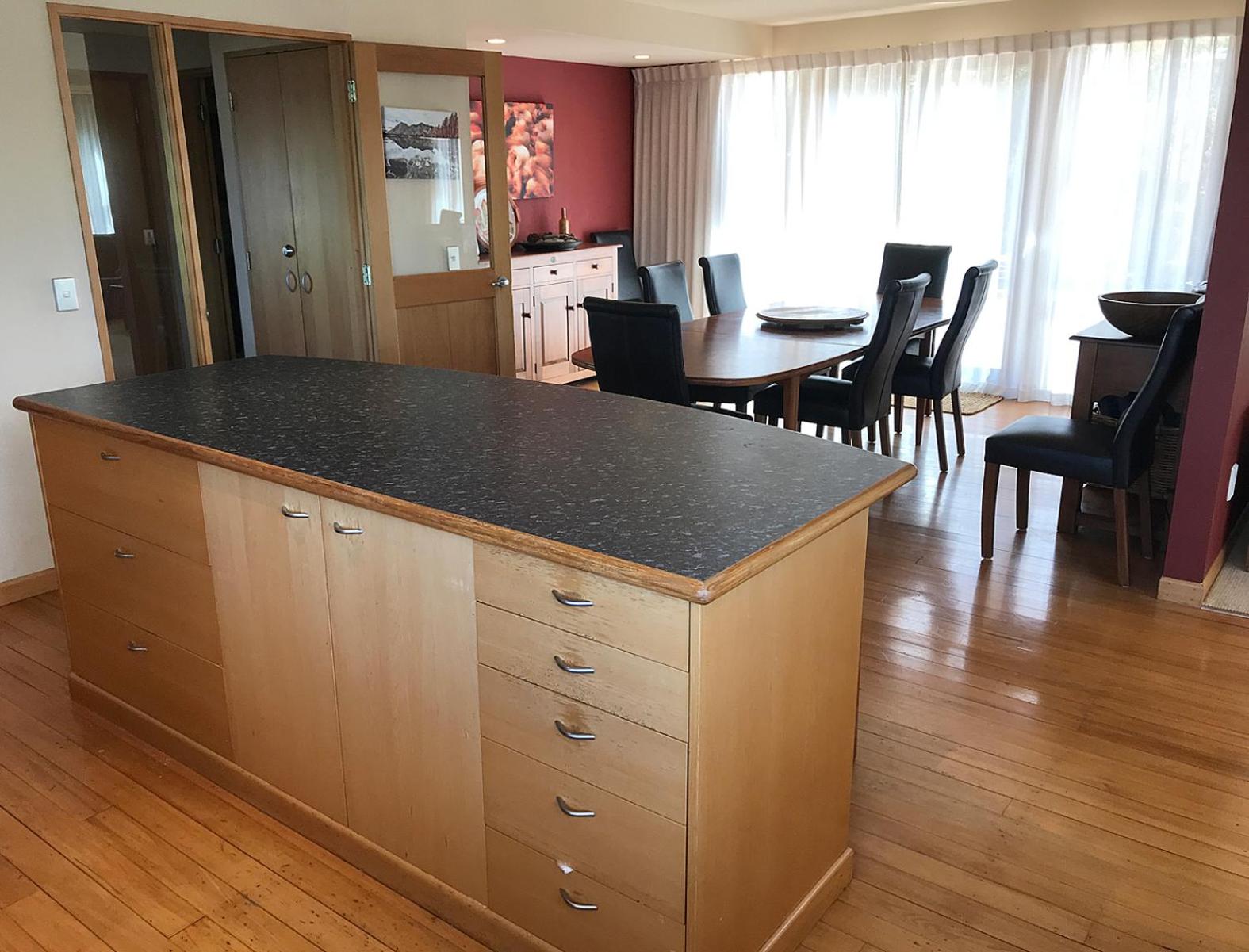 Sargood Splendour - Wanaka Holiday Home view 4