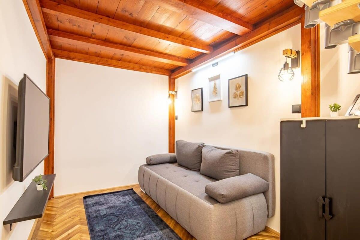 Cute Modern Getaway in the Heart of the City view 2