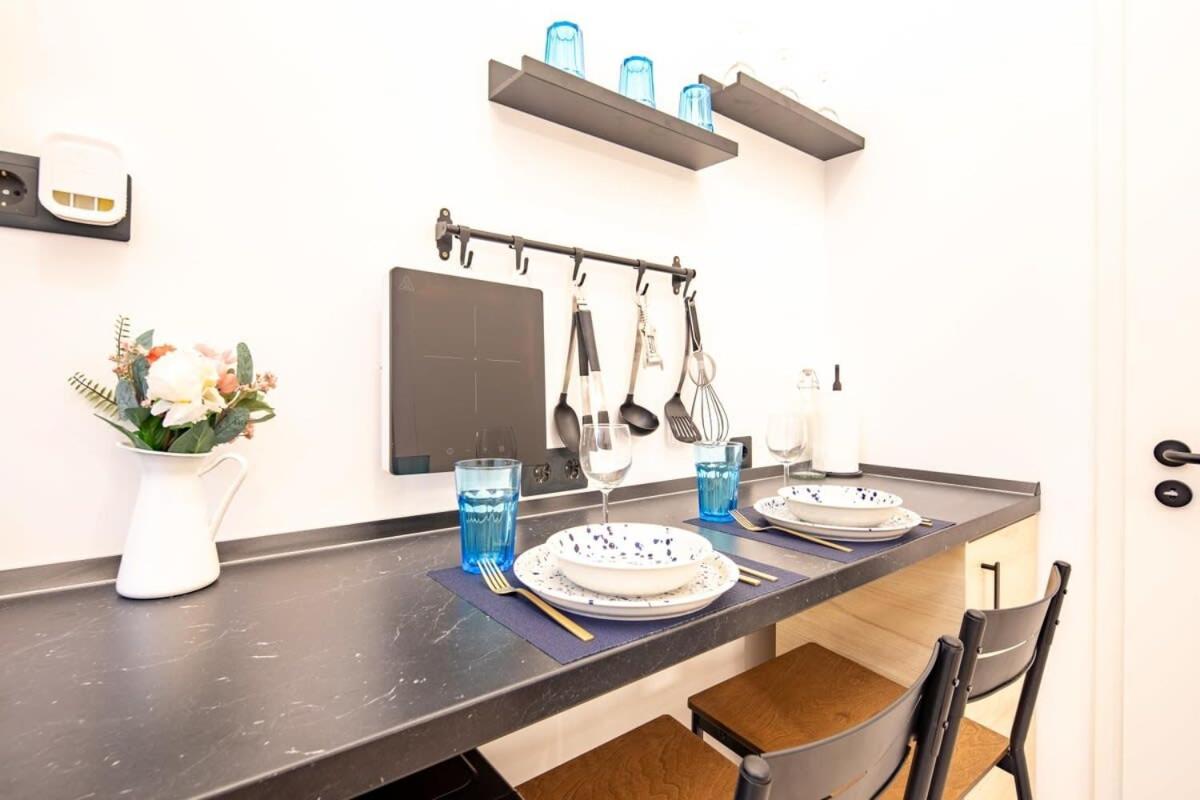 Cute Modern Getaway in the Heart of the City view 4