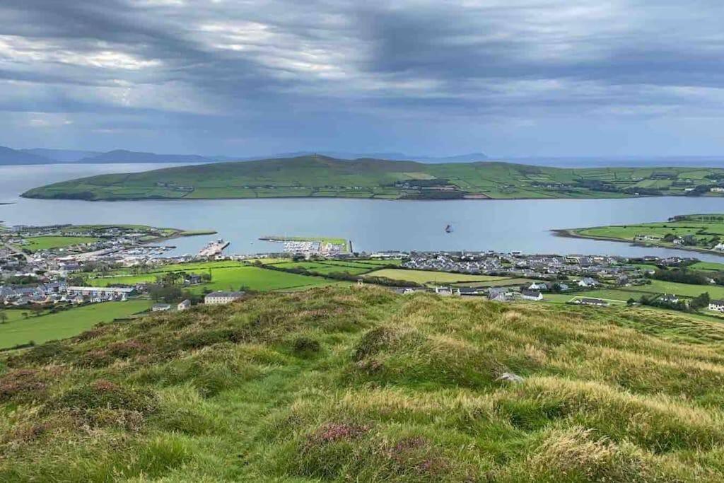 Beautiful Modern Home In Dingle 5 min walk to town view 2