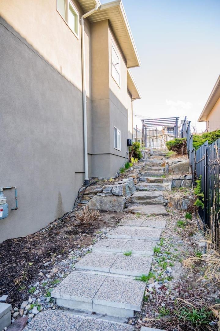 Kelowna Vacations - Lakeview 2-bed 2-bath Entire Suite near Summerhill Winery - Property Image 3