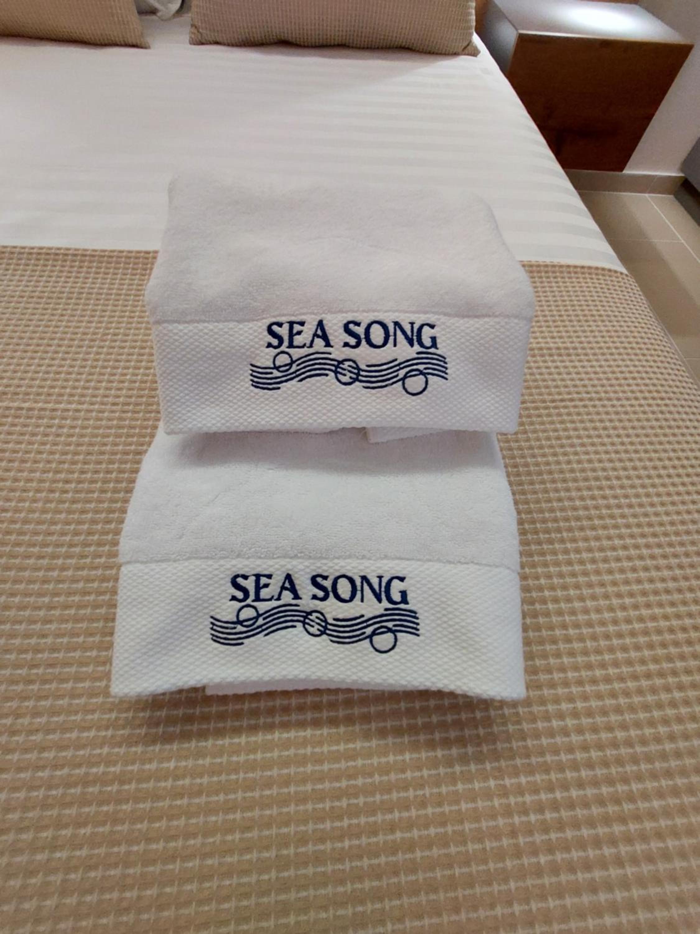 Sea Song Luxury Apartment in Diamond Hill