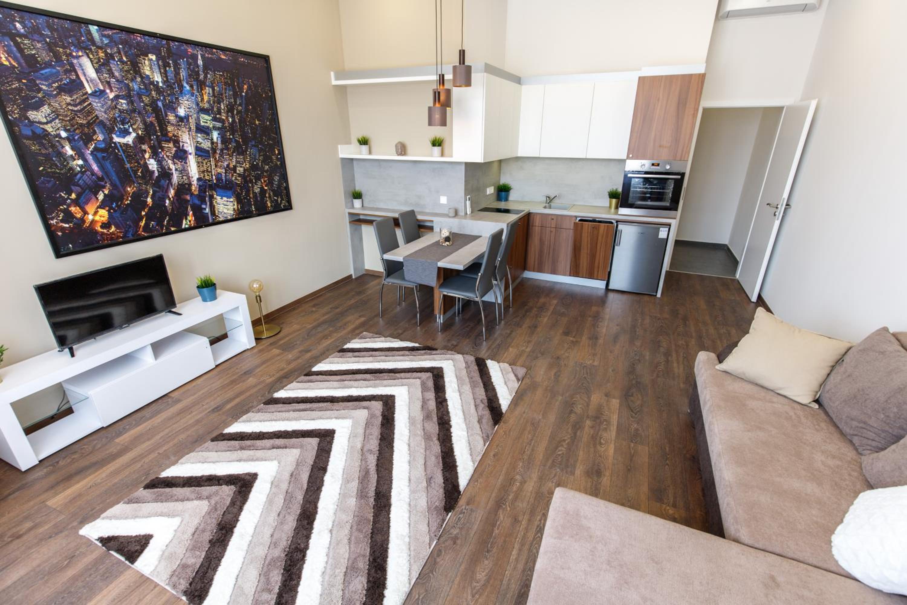 Central City Apt in the Jewish Quarter with FREE PARKING view 4