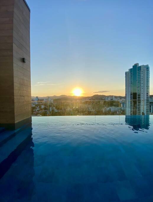 Loft com Piscina e Rooftop a 800m da Oktoberfest