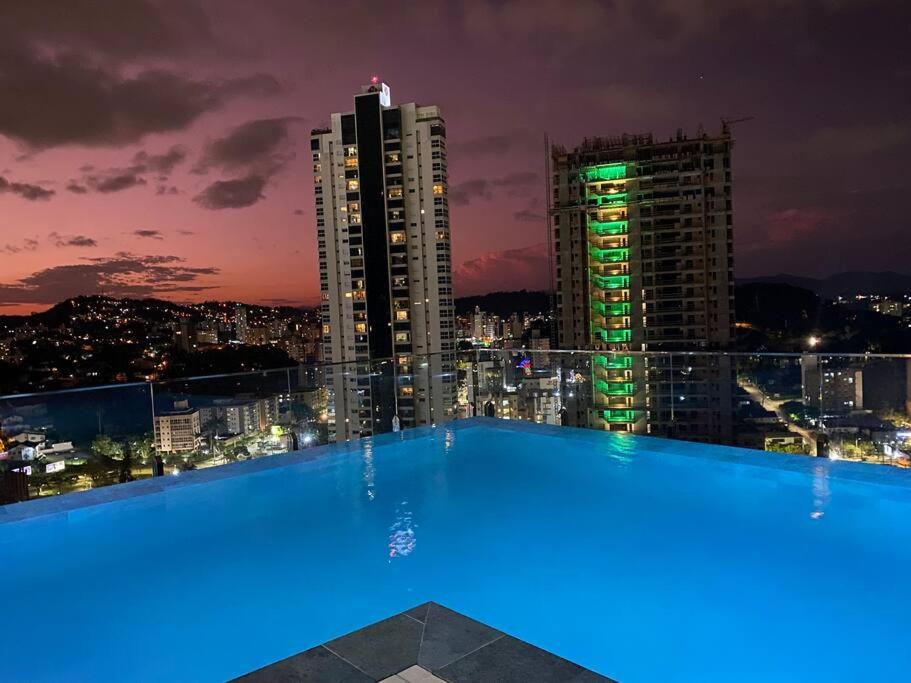 Loft com Piscina e Rooftop a 800m da Oktoberfest