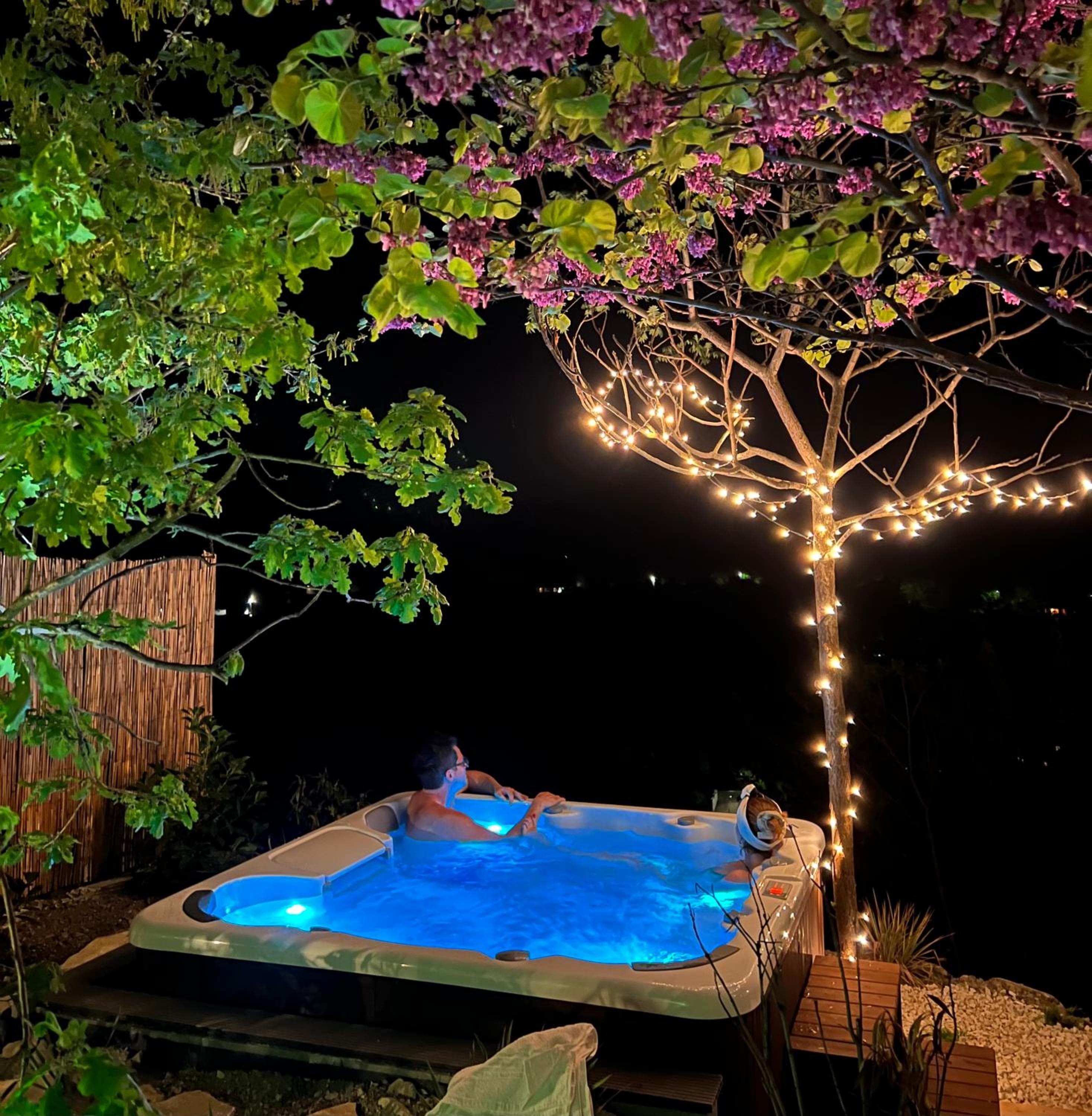 Modern cottage, views and a jacuzzi view 2