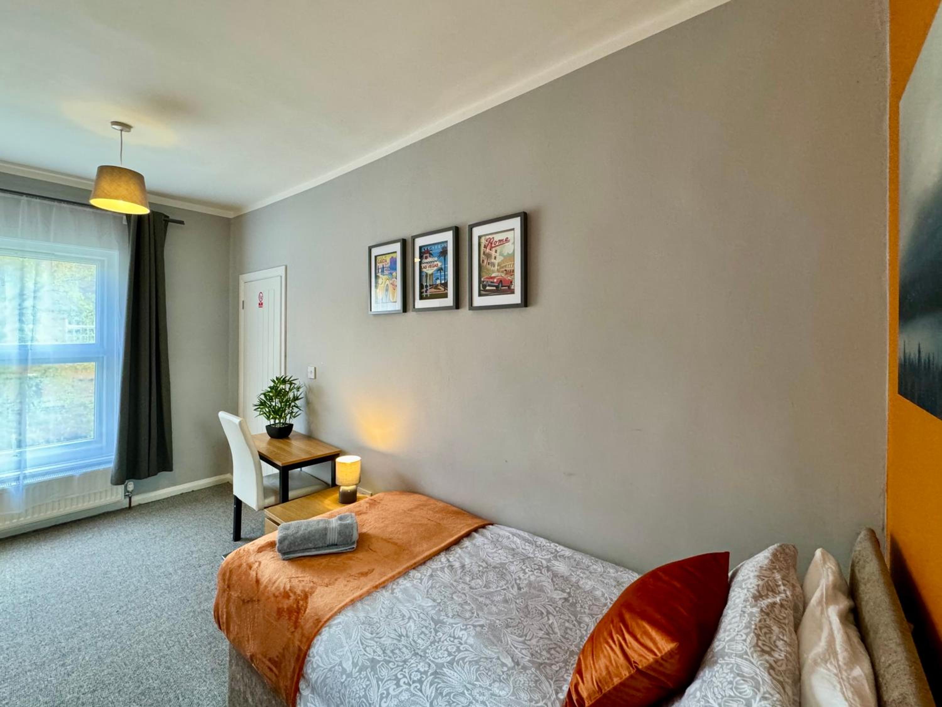 Waterloo House - Great for Contractors or Family Holidays