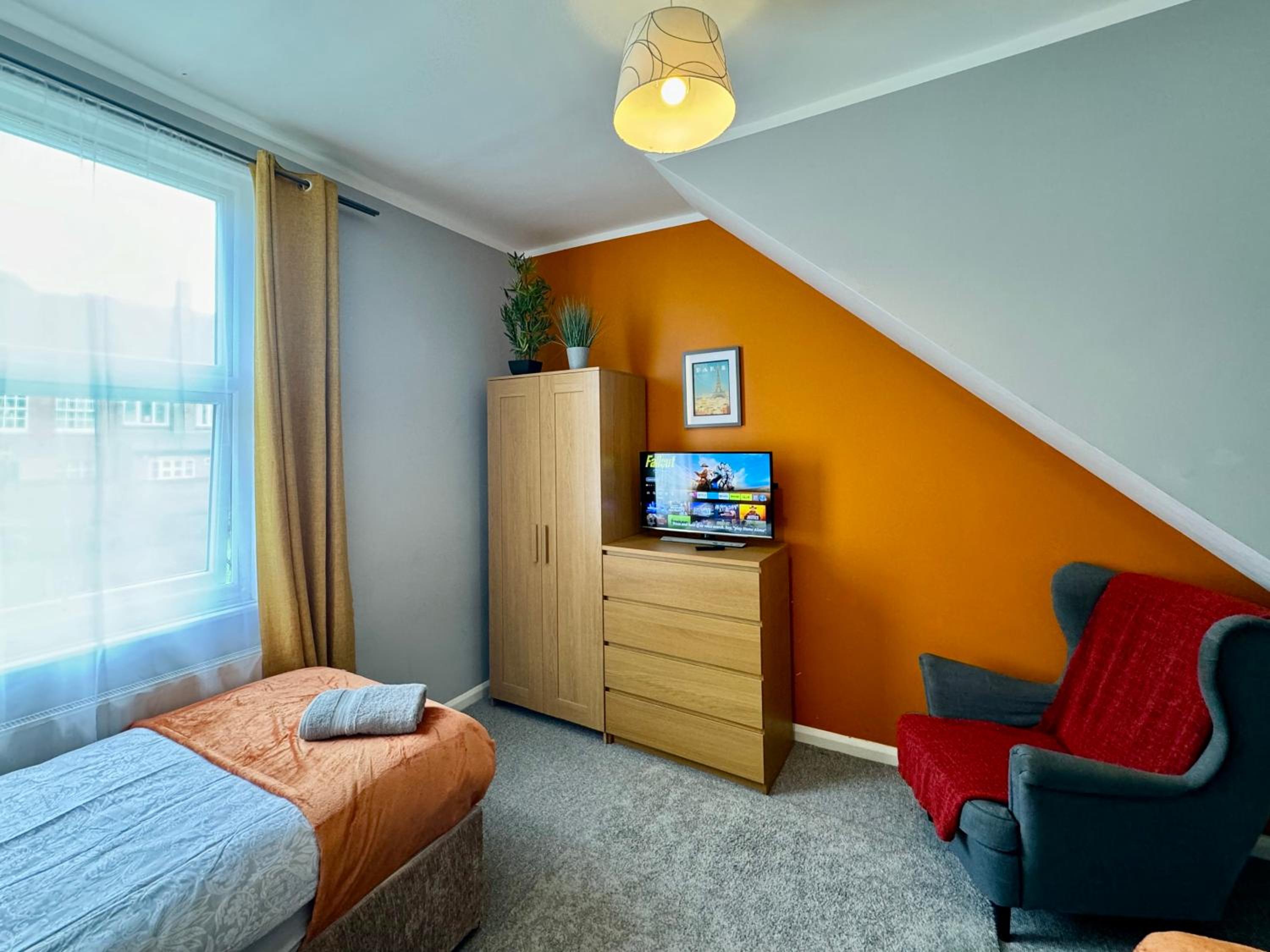 Waterloo House - Great for Contractors or Family Holidays