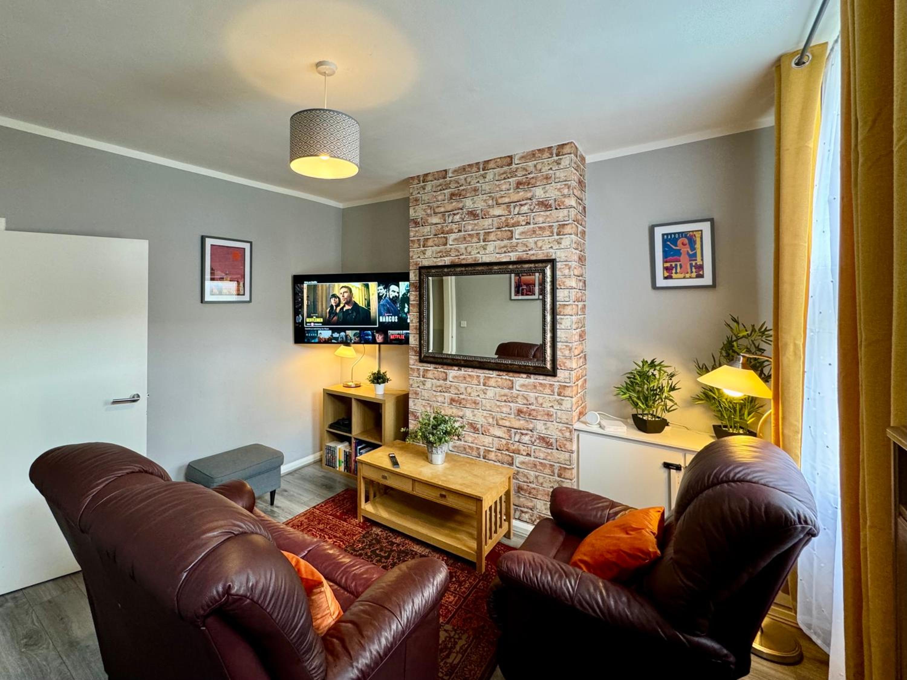Waterloo House - Great for Contractors or Family Holidays