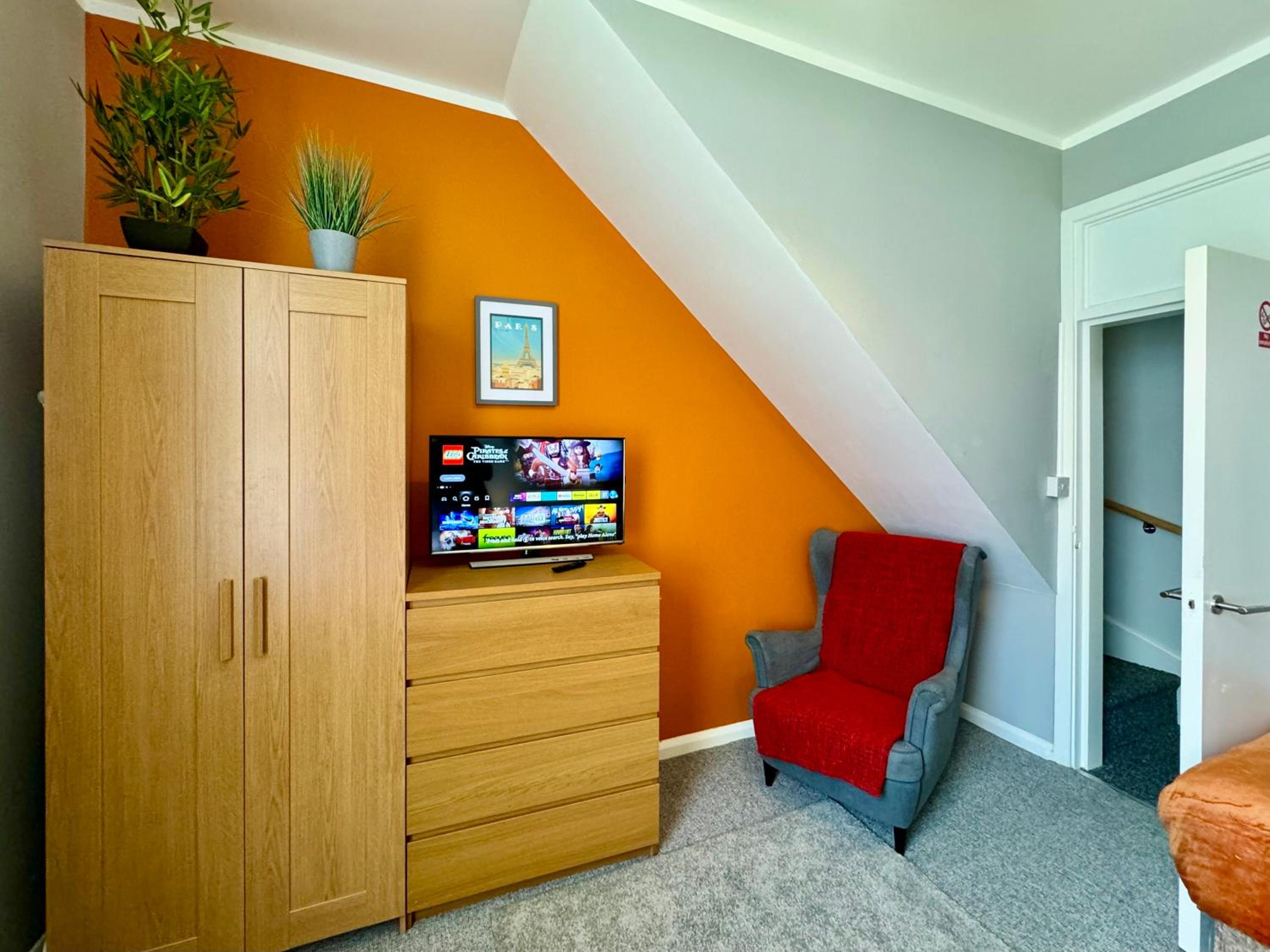 Waterloo House - Great for Contractors or Family Holidays