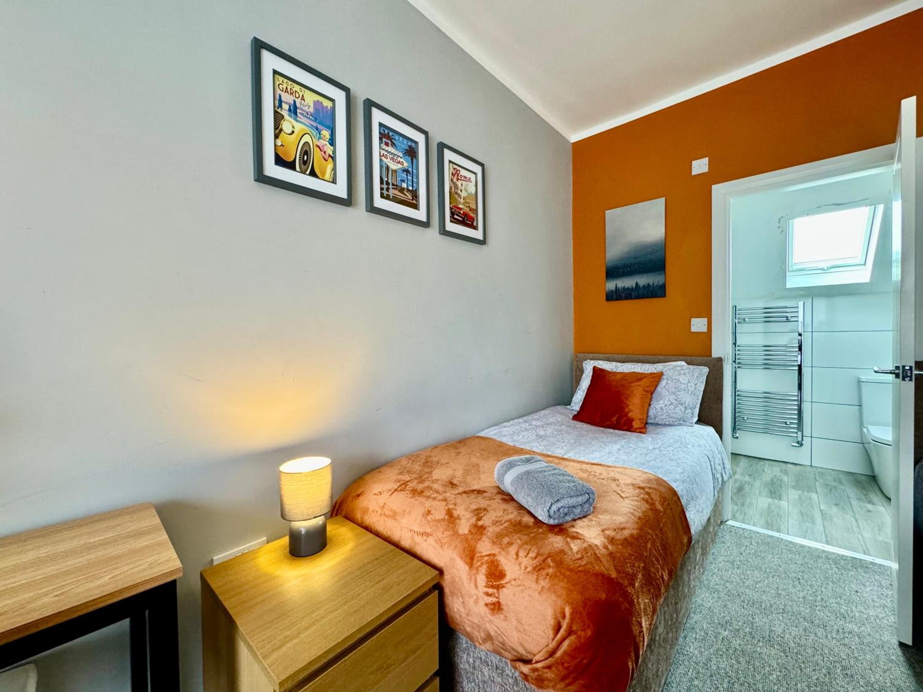 Waterloo House - Great for Contractors or Family Holidays