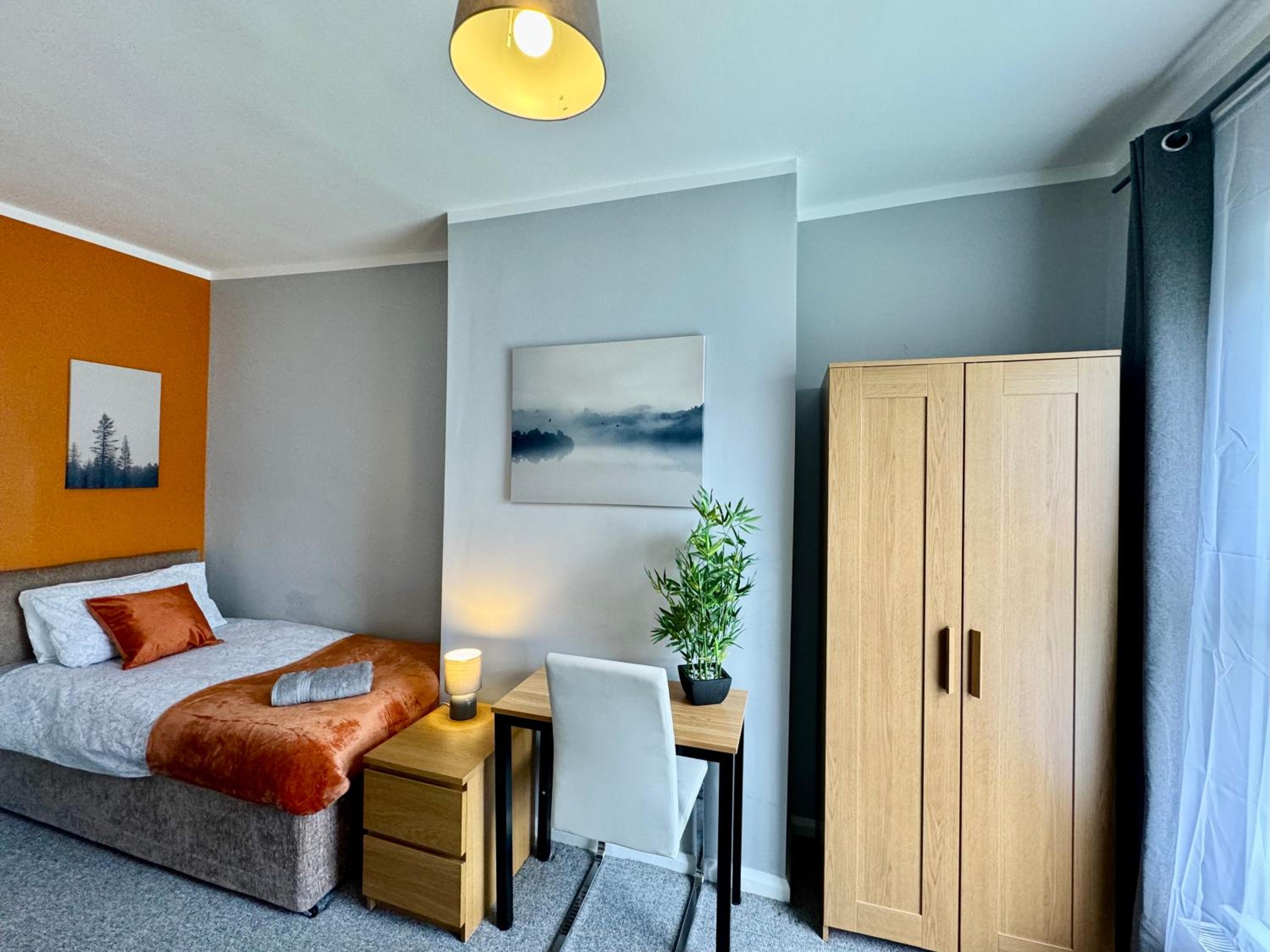 Waterloo House - Great for Contractors or Family Holidays