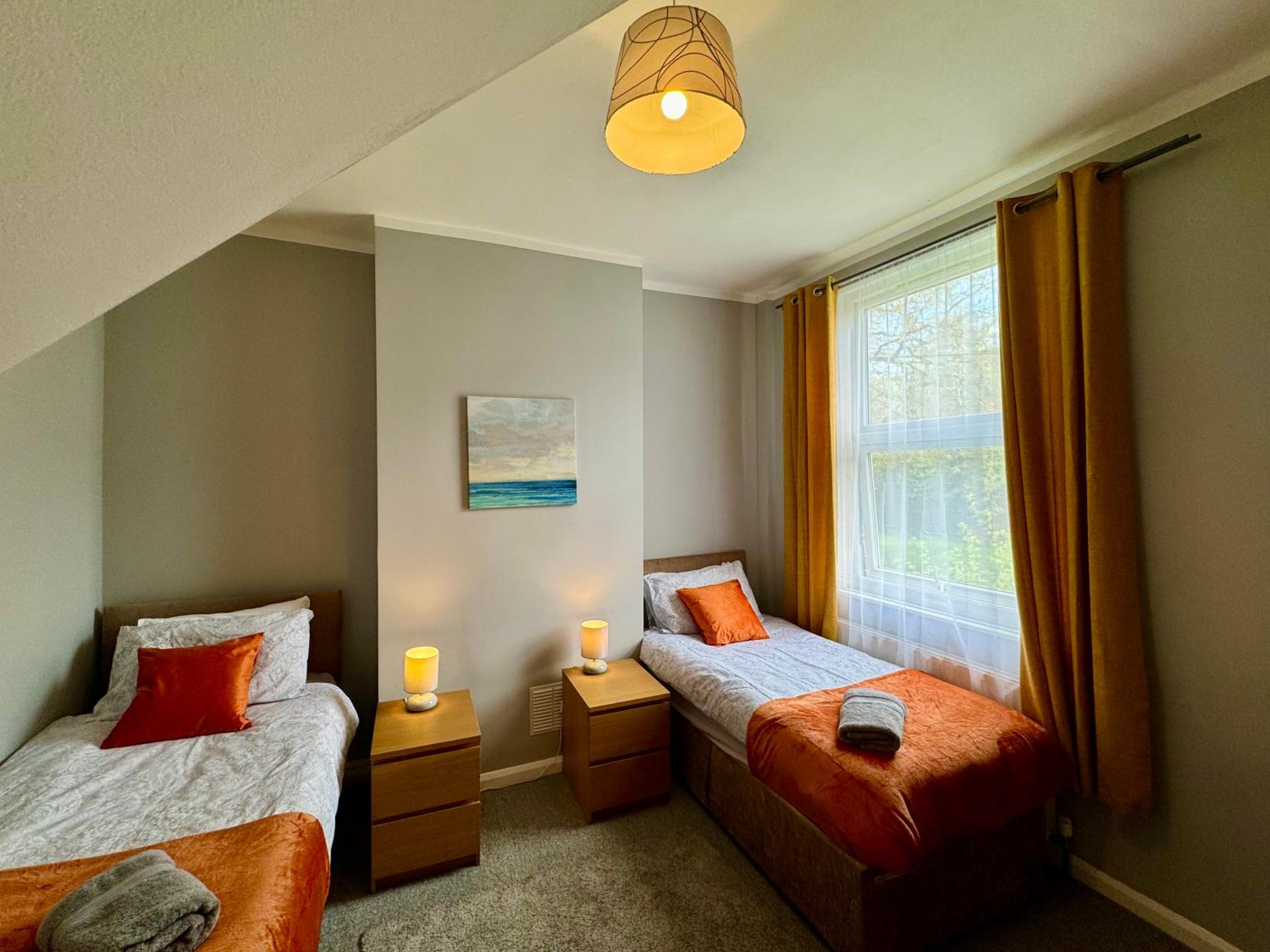 Waterloo House - Great for Contractors or Family Holidays