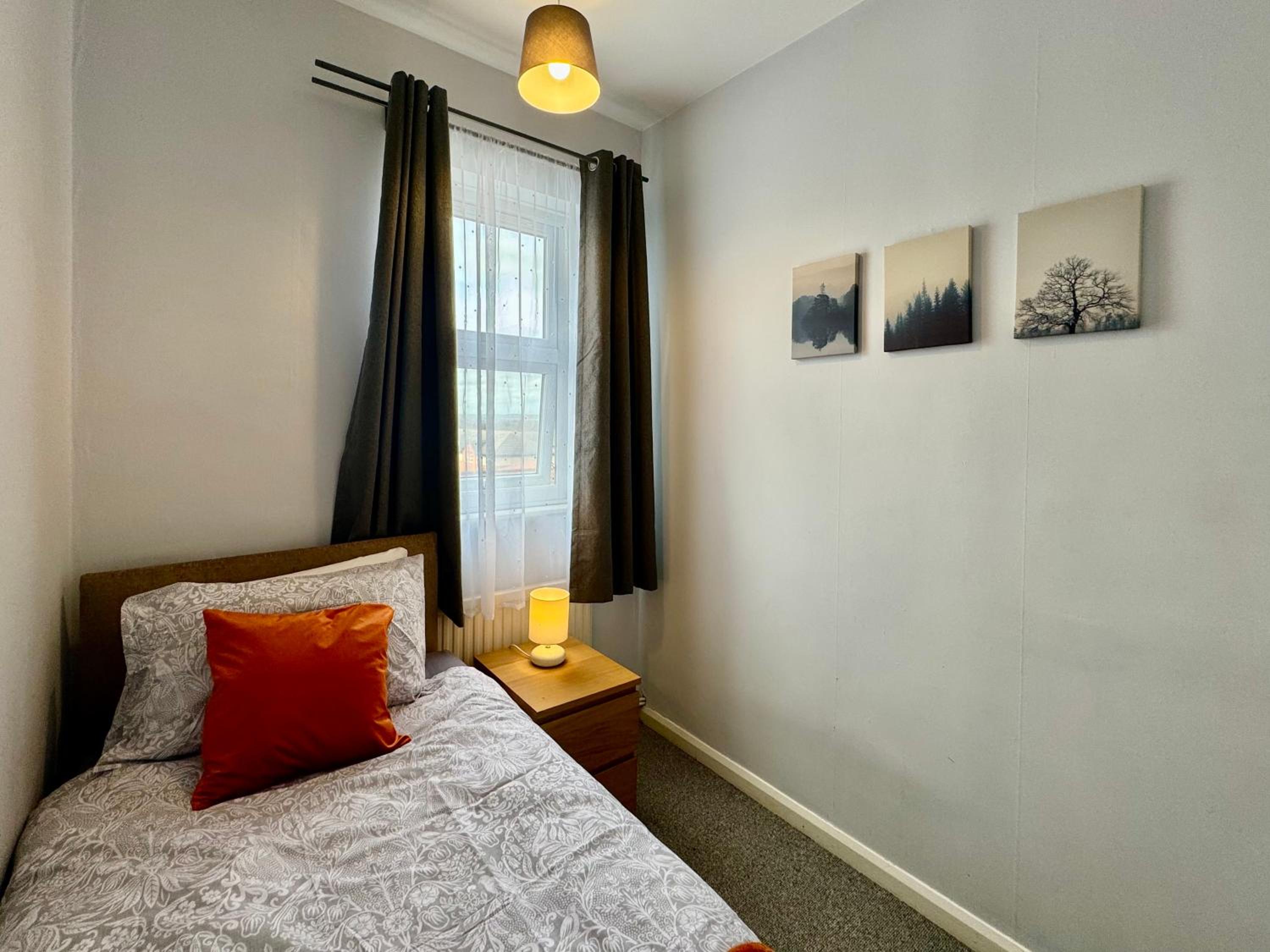 Waterloo House - Great for Contractors or Family Holidays