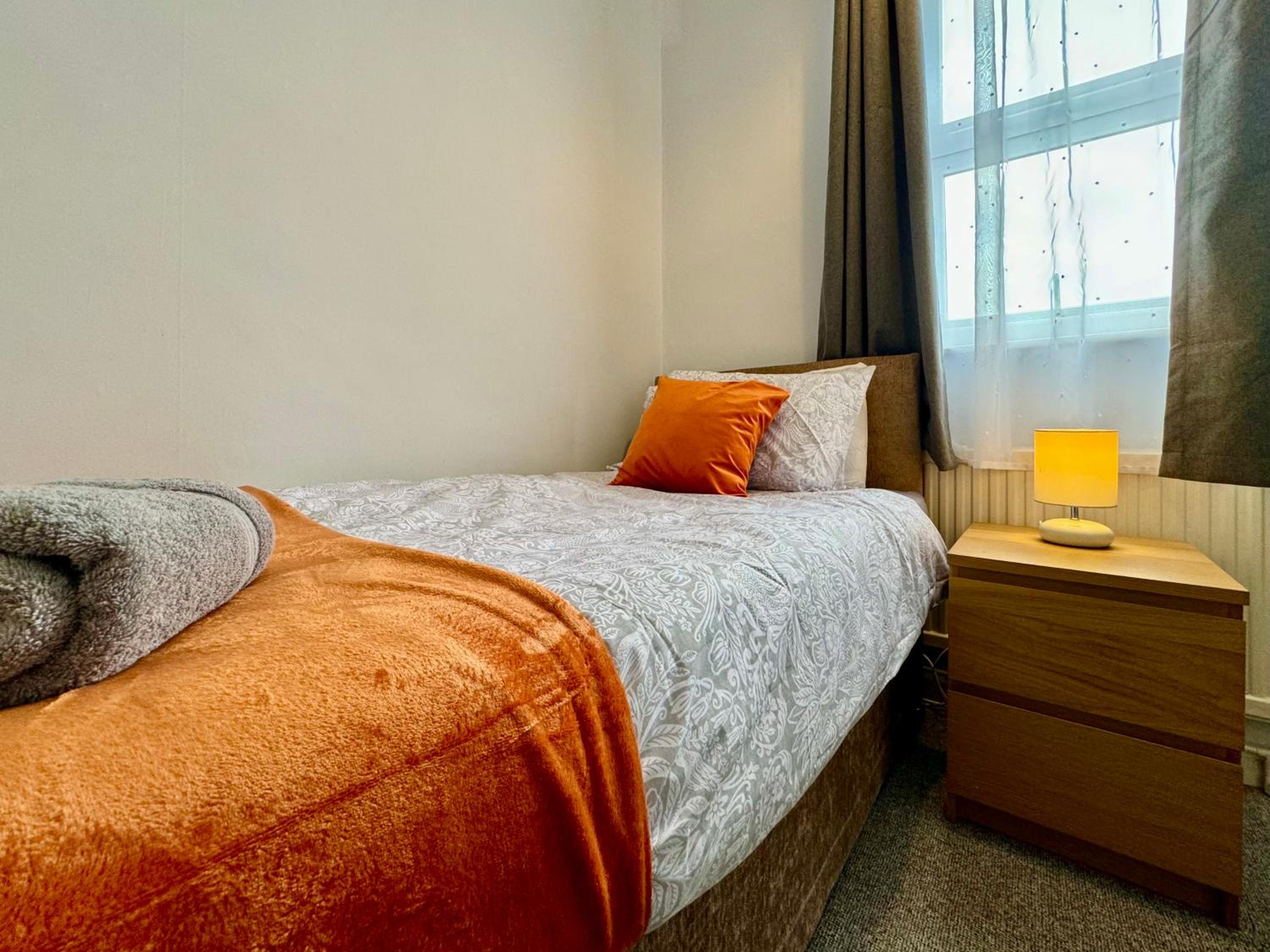 Waterloo House - Great for Contractors or Family Holidays