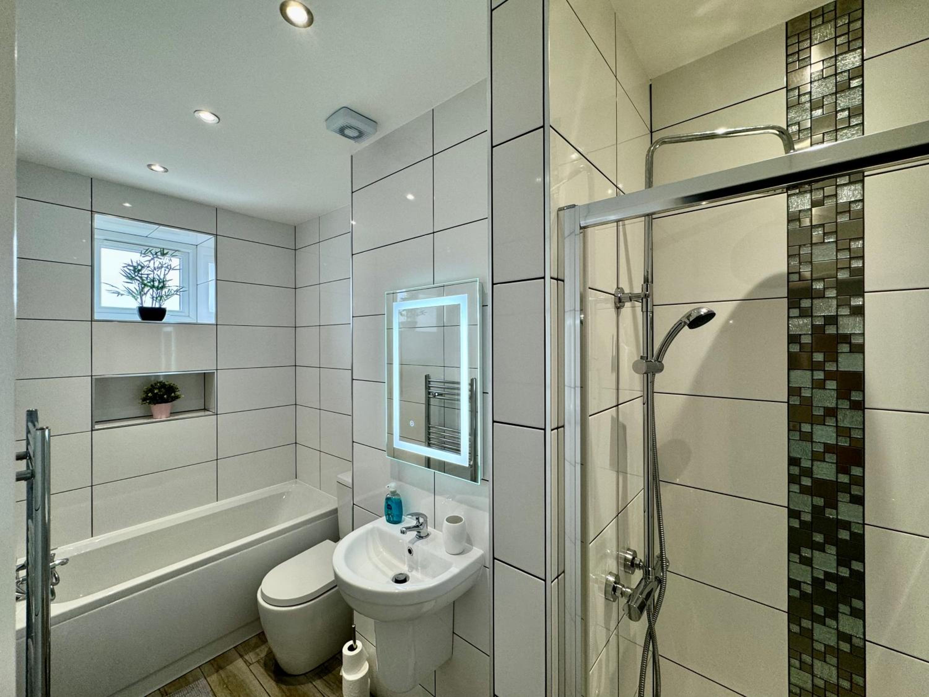 Waterloo House - Great for Contractors or Family Holidays