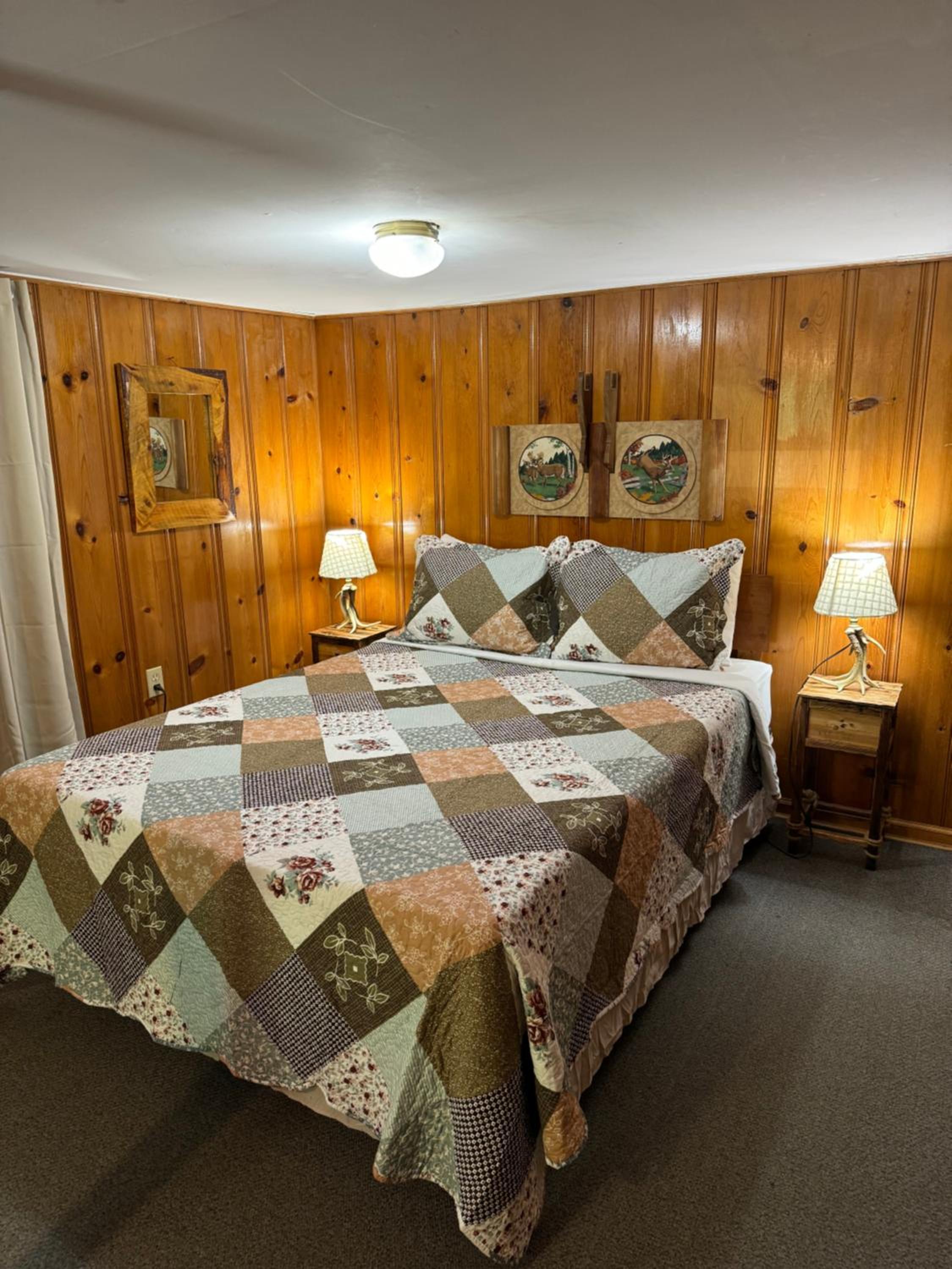 The Evening Shade River Lodge and Cabins