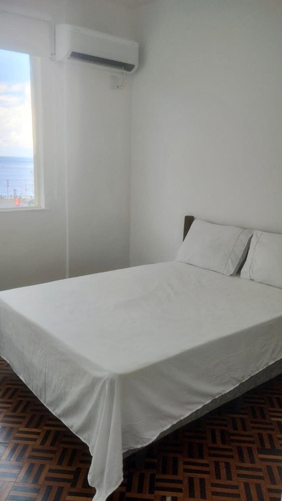 Apartamento Vista Farol da Barra com 2 Quartos