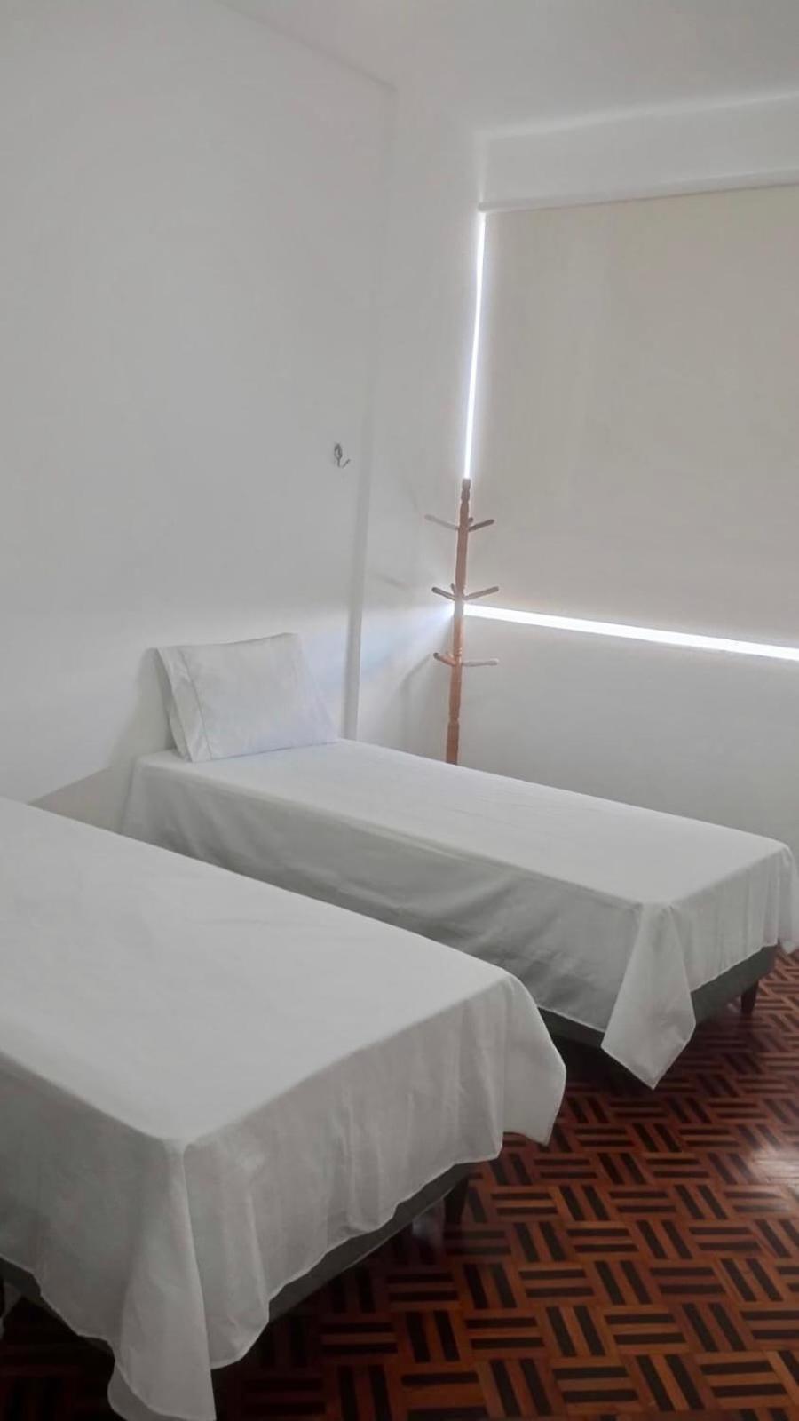 Apartamento Vista Farol da Barra com 2 Quartos