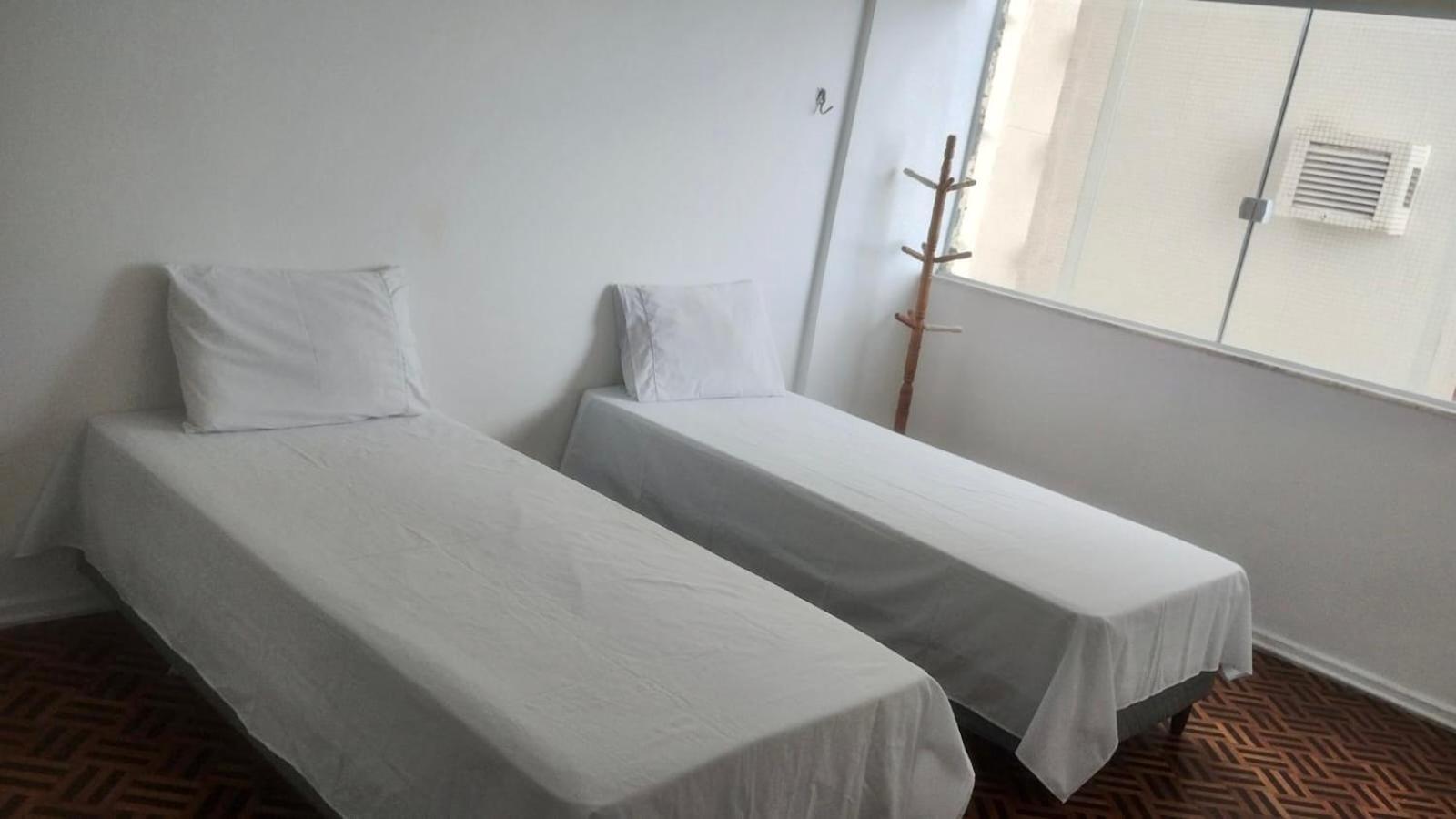 Apartamento Vista Farol da Barra com 2 Quartos