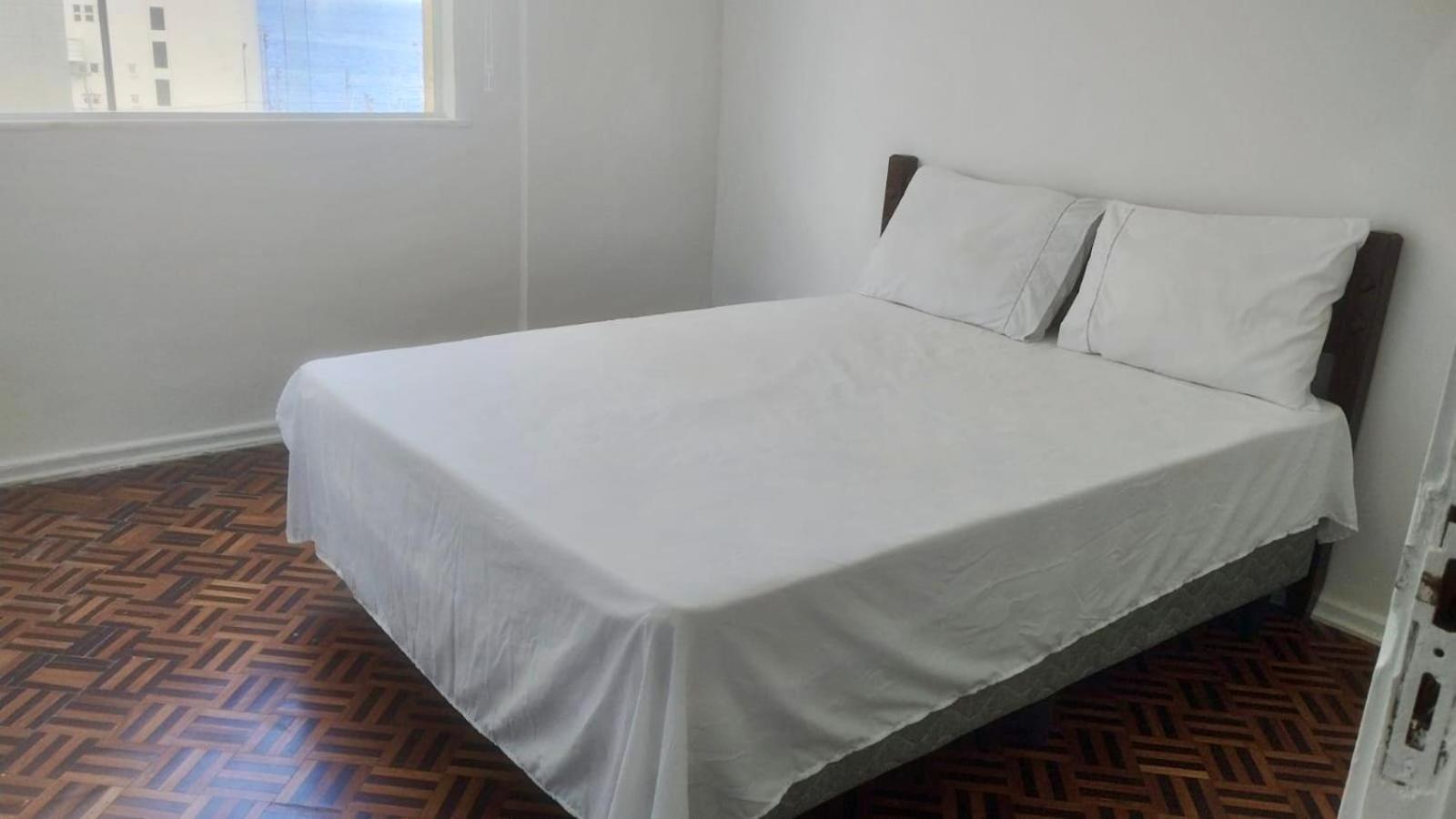 Apartamento Vista Farol da Barra com 2 Quartos