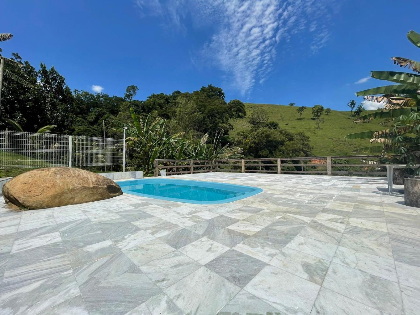 Chalés São João - a 500m da Cachoeira de Bom Jardim - com piscina