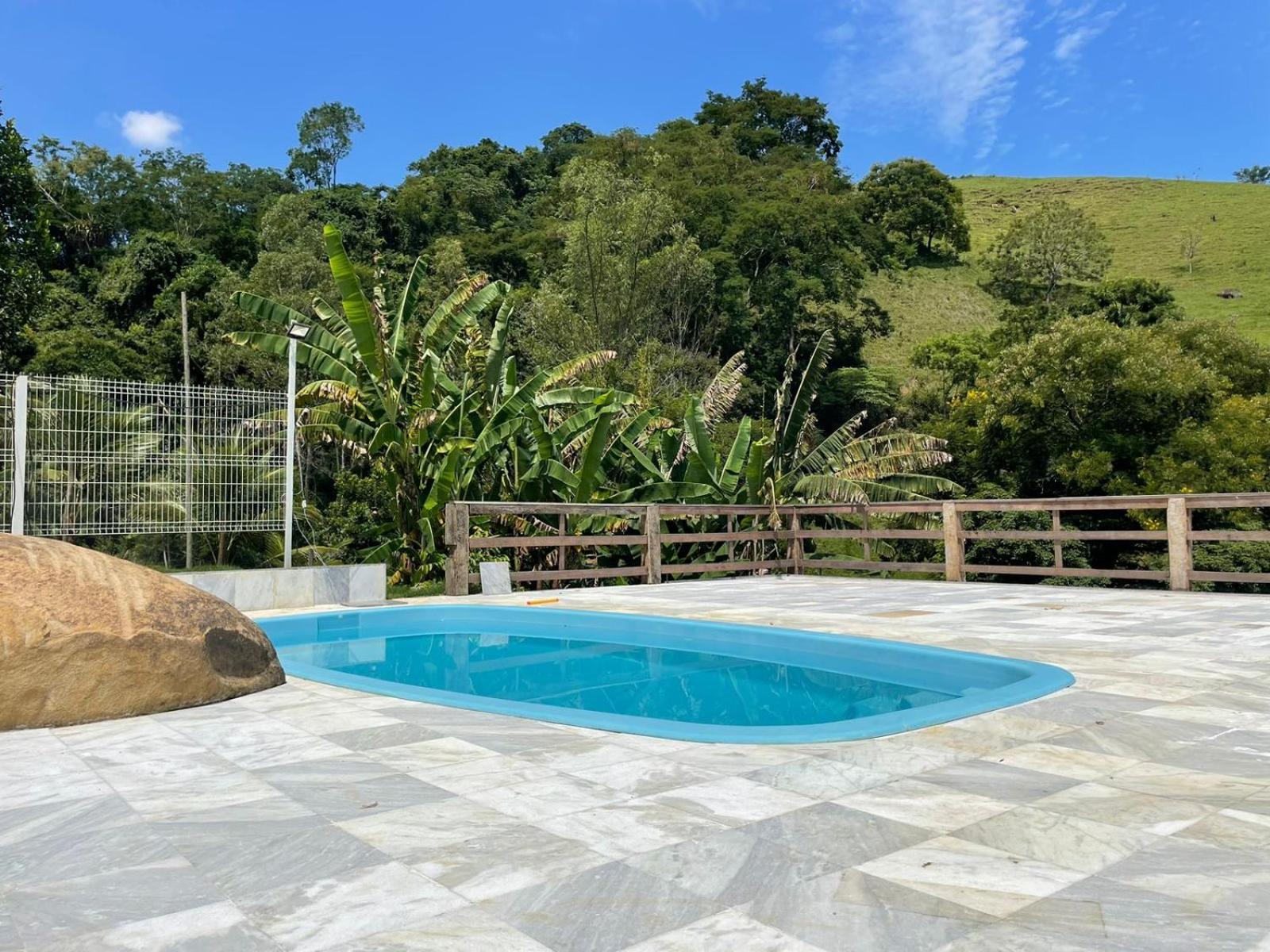 Chalés São João - a 500m da Cachoeira de Bom Jardim - com piscina