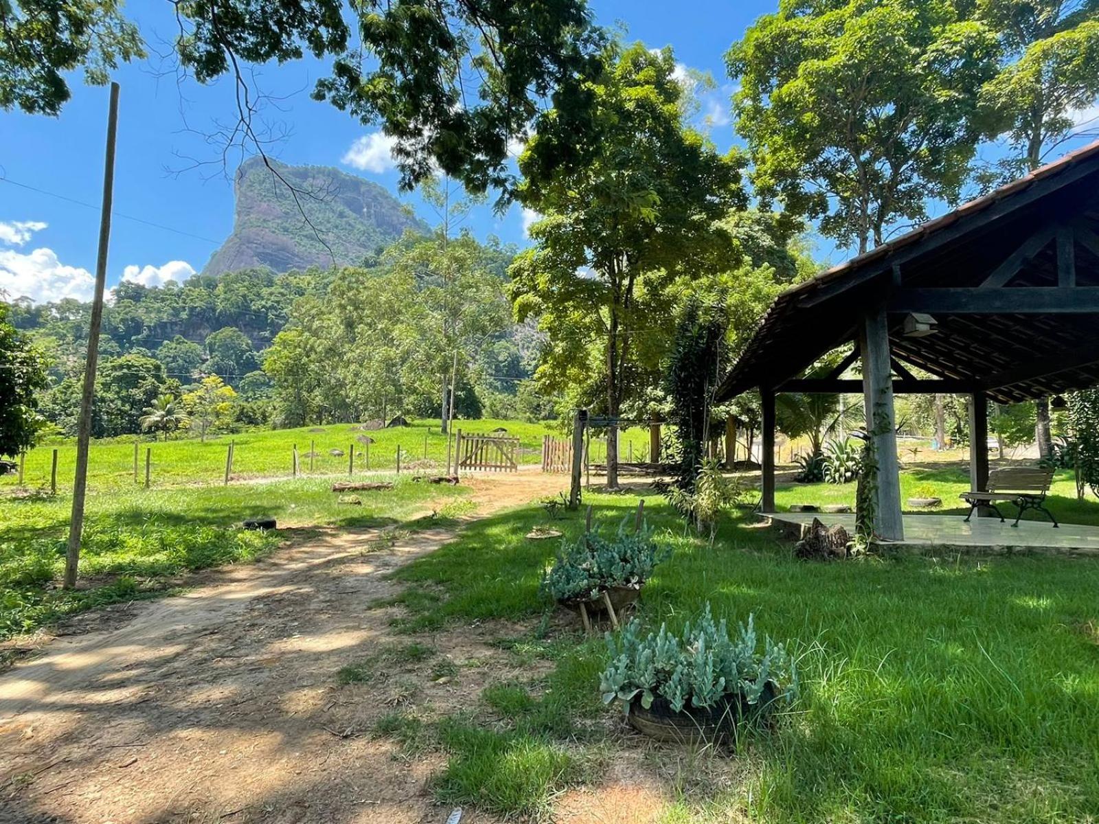 Chalés São João - a 500m da Cachoeira de Bom Jardim - com piscina