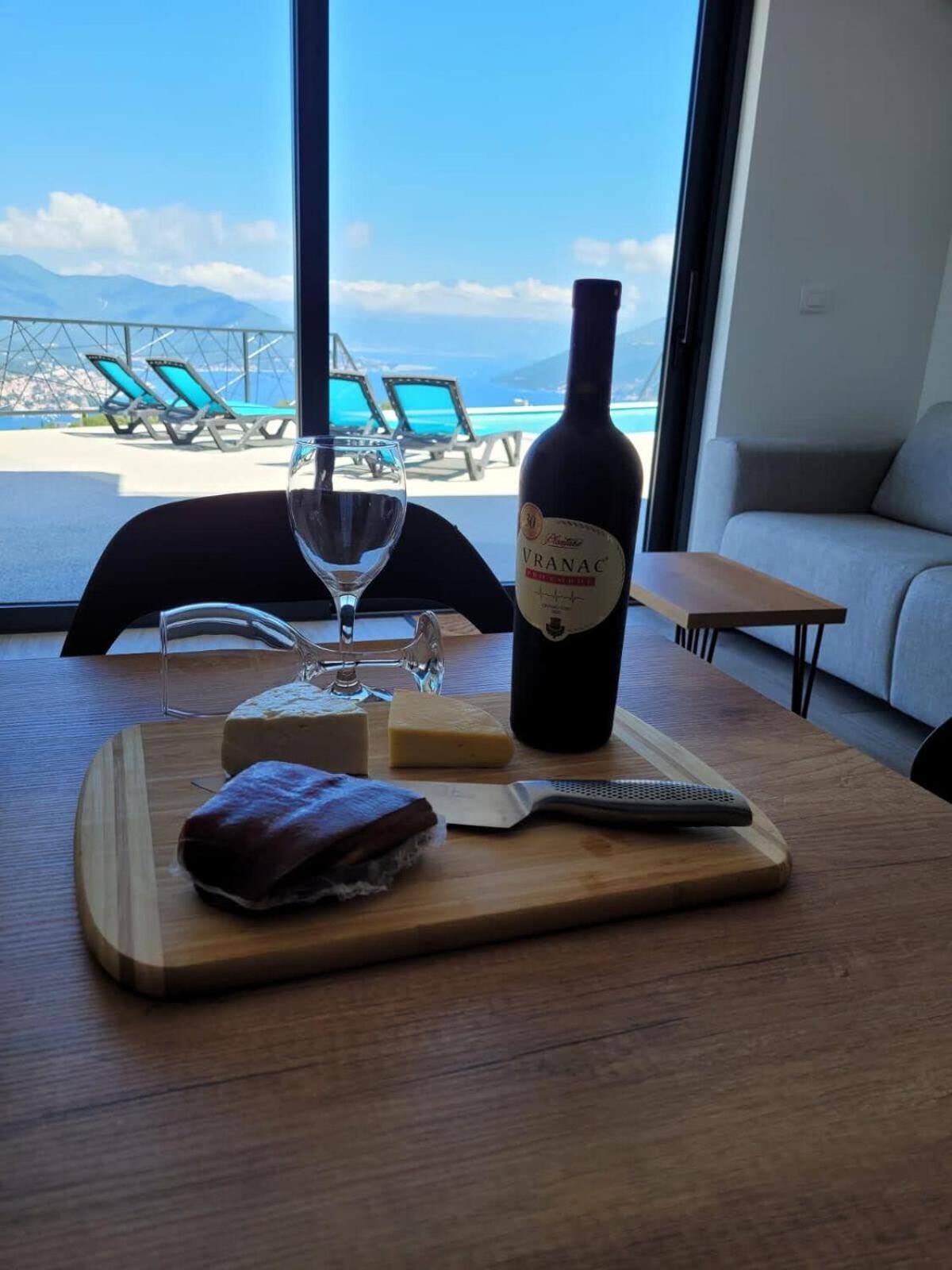 Photo 33