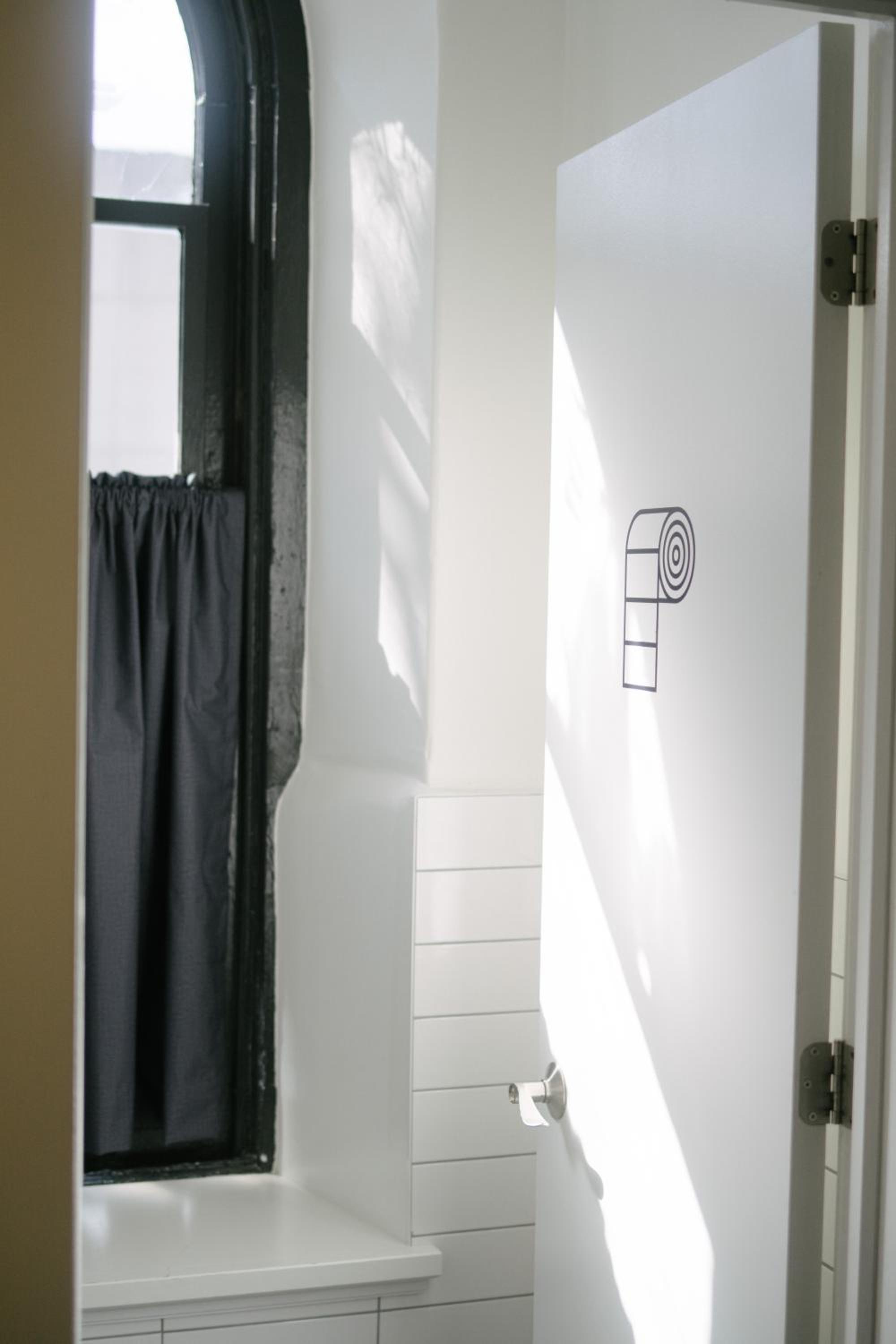 Saintlo Ottawa Jail Hostel