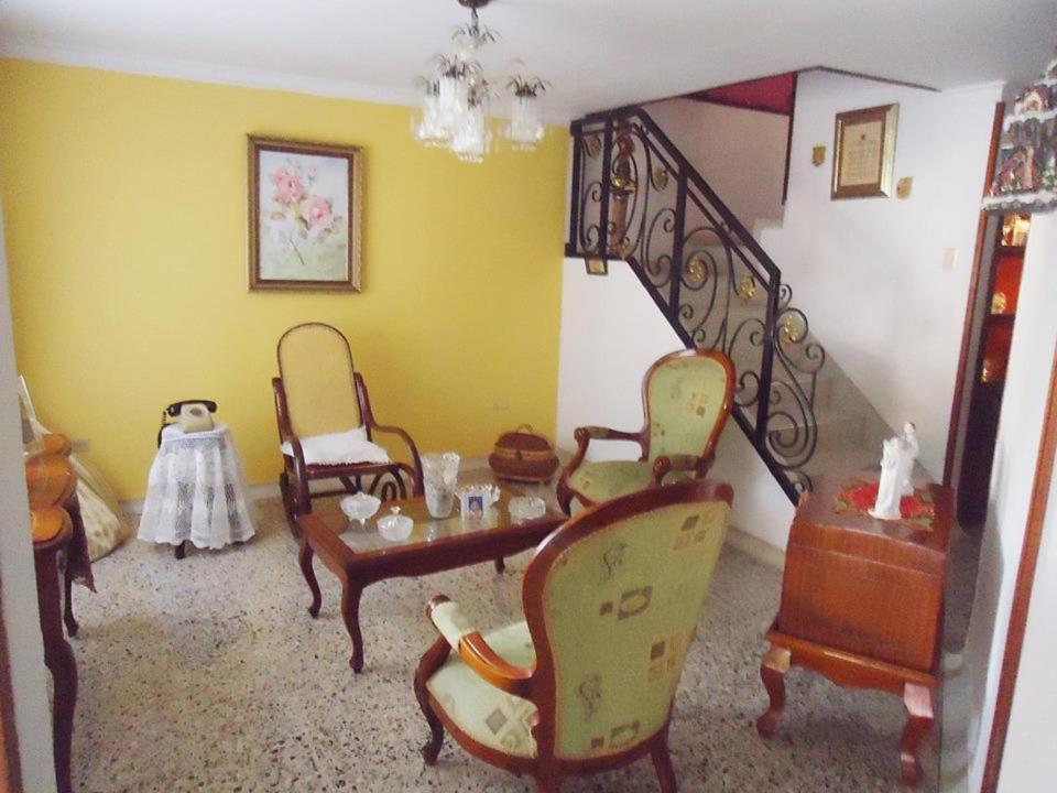 Habitación con aire acondicionado y/o ventilador