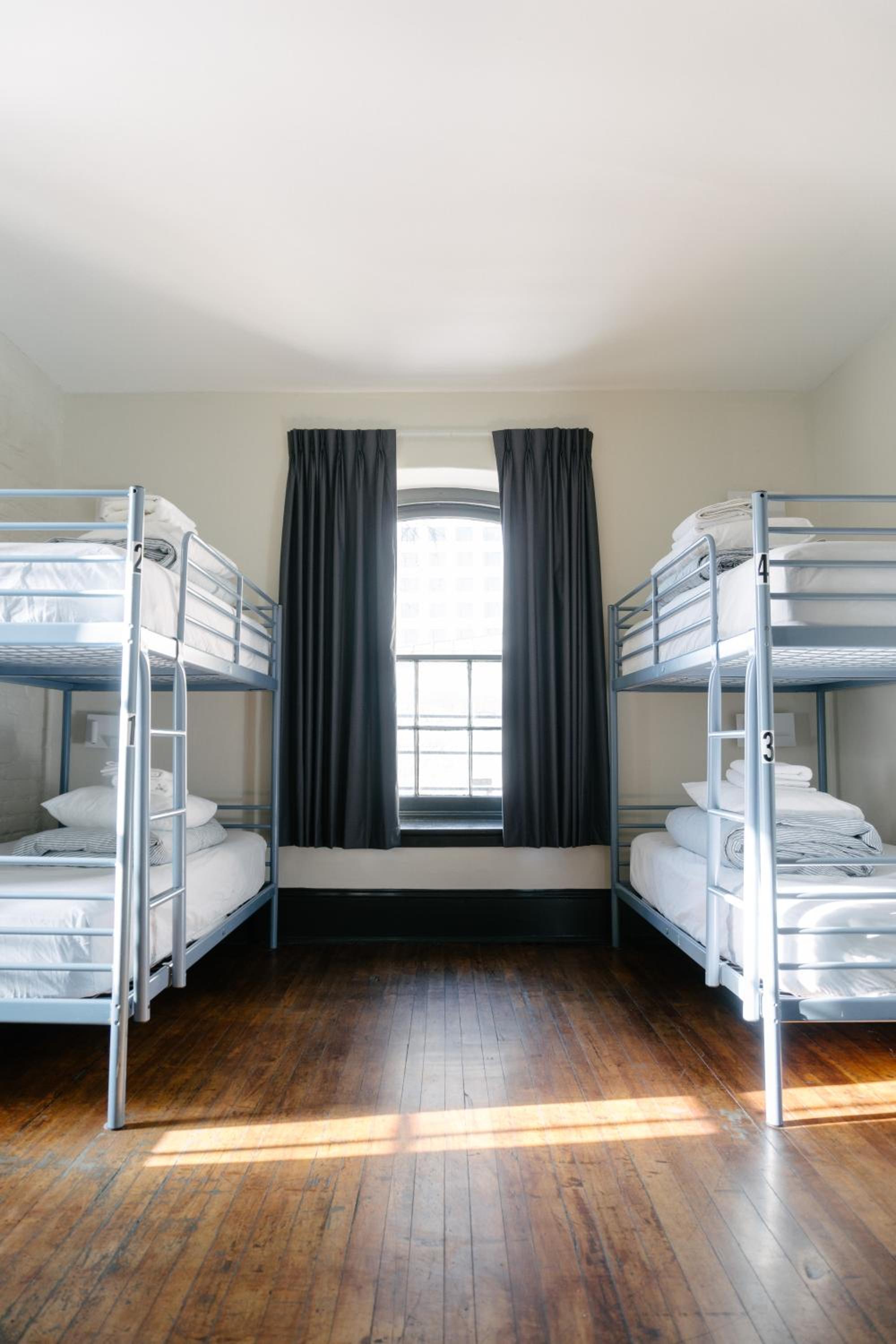 Saintlo Ottawa Jail Hostel