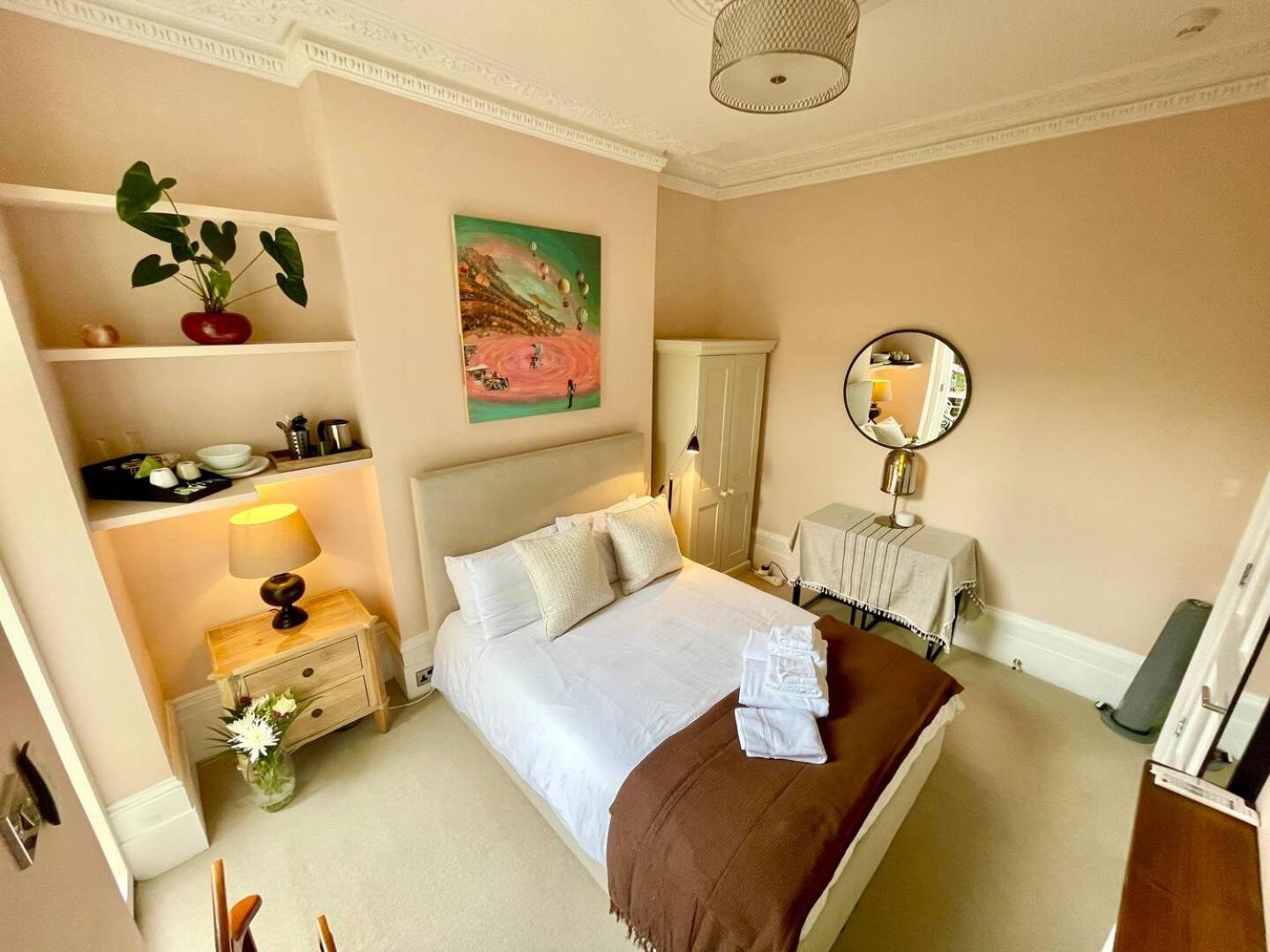 Luxury King-Bed EnSuite with Quiet Private Patio