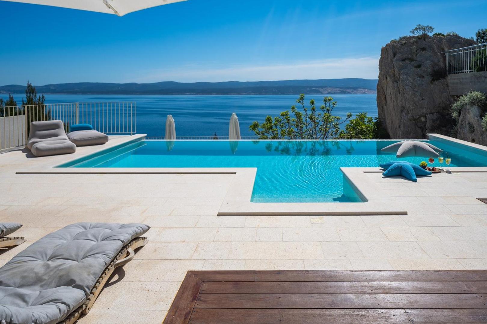 Seaview villa Agata with heated infinity pool view 3